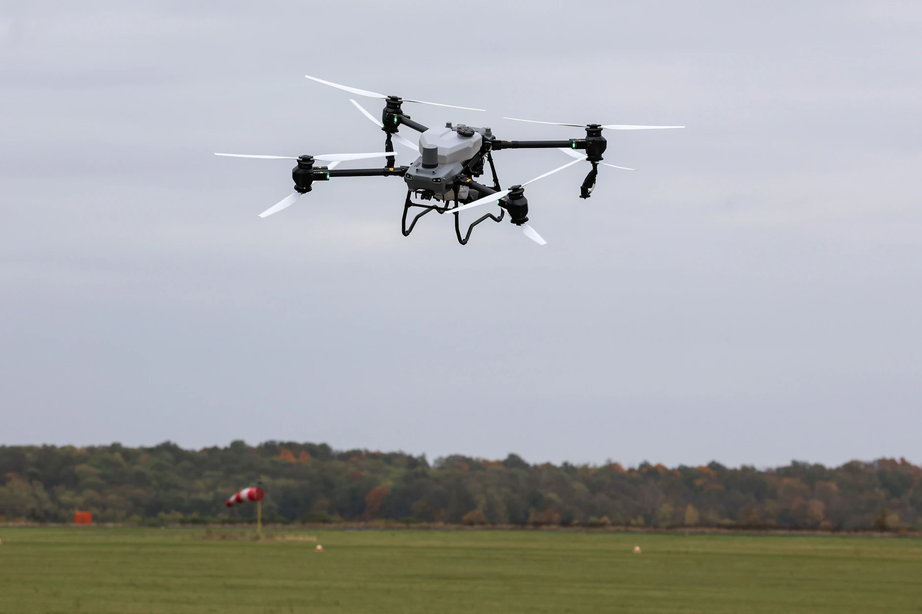 Eine Drohne löste bei einem Rentner in Südfrankreich Misstrauen aus.