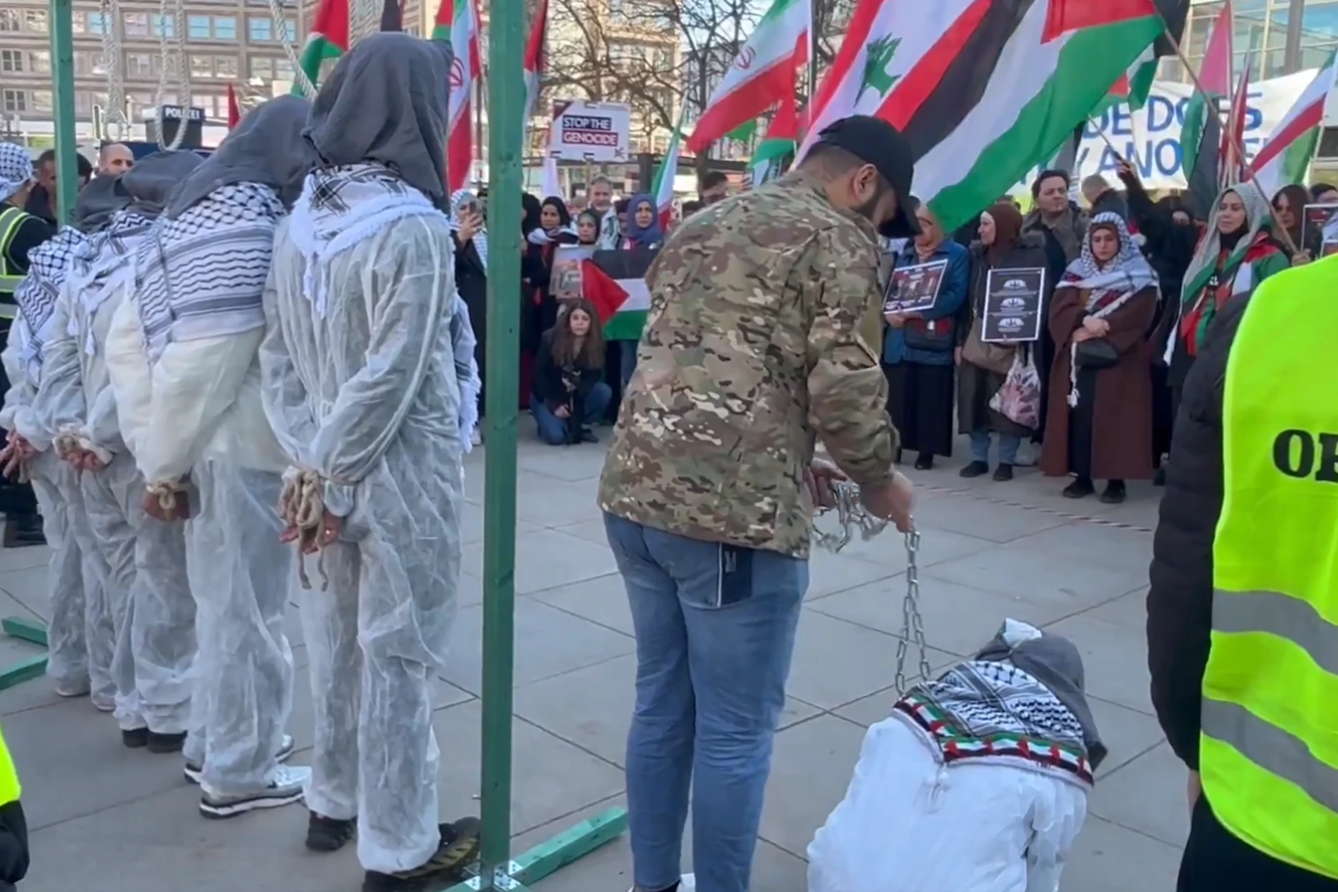 Arabische Palästina-Aktivisten deuten eine Hinrichtung an.