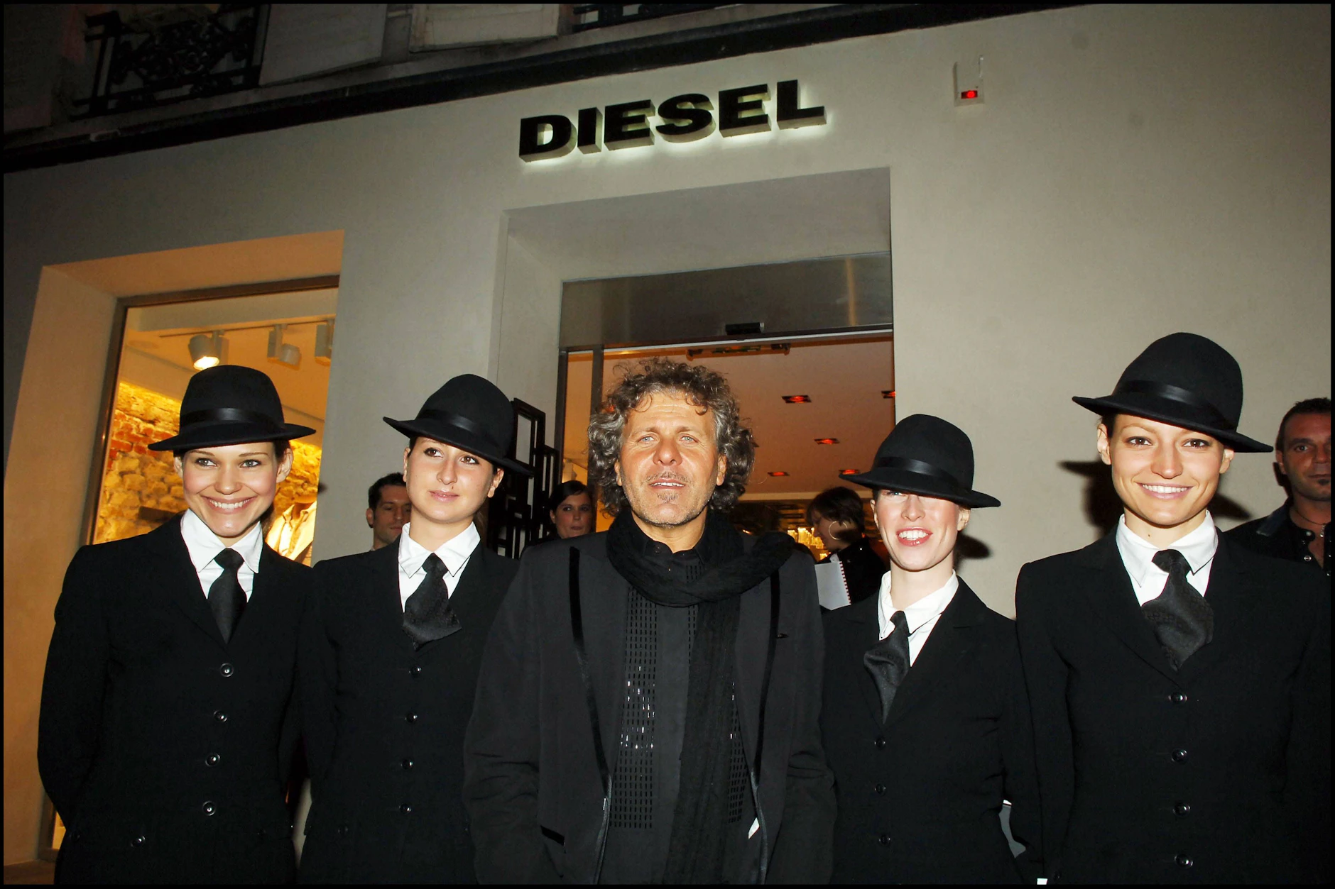 Renzo Rosso (M.) bei der Eröffnung einer neuen Diesel-Filiale in Paris im Jahr 2006