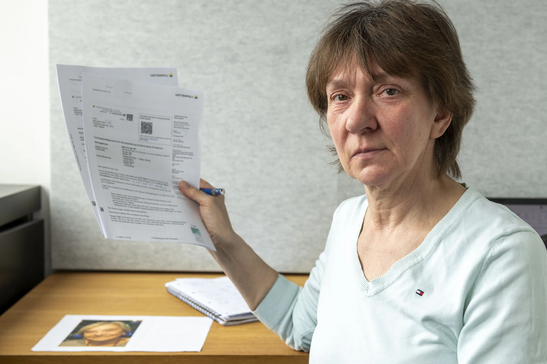 Manuela Cink (57) mit der Rechnung.