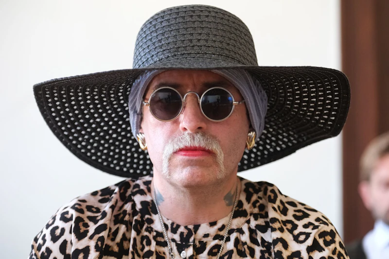 Kahl geschoren in Herrenkleidung: Die seltsame Geschichte von Marla-Svenja Liebich