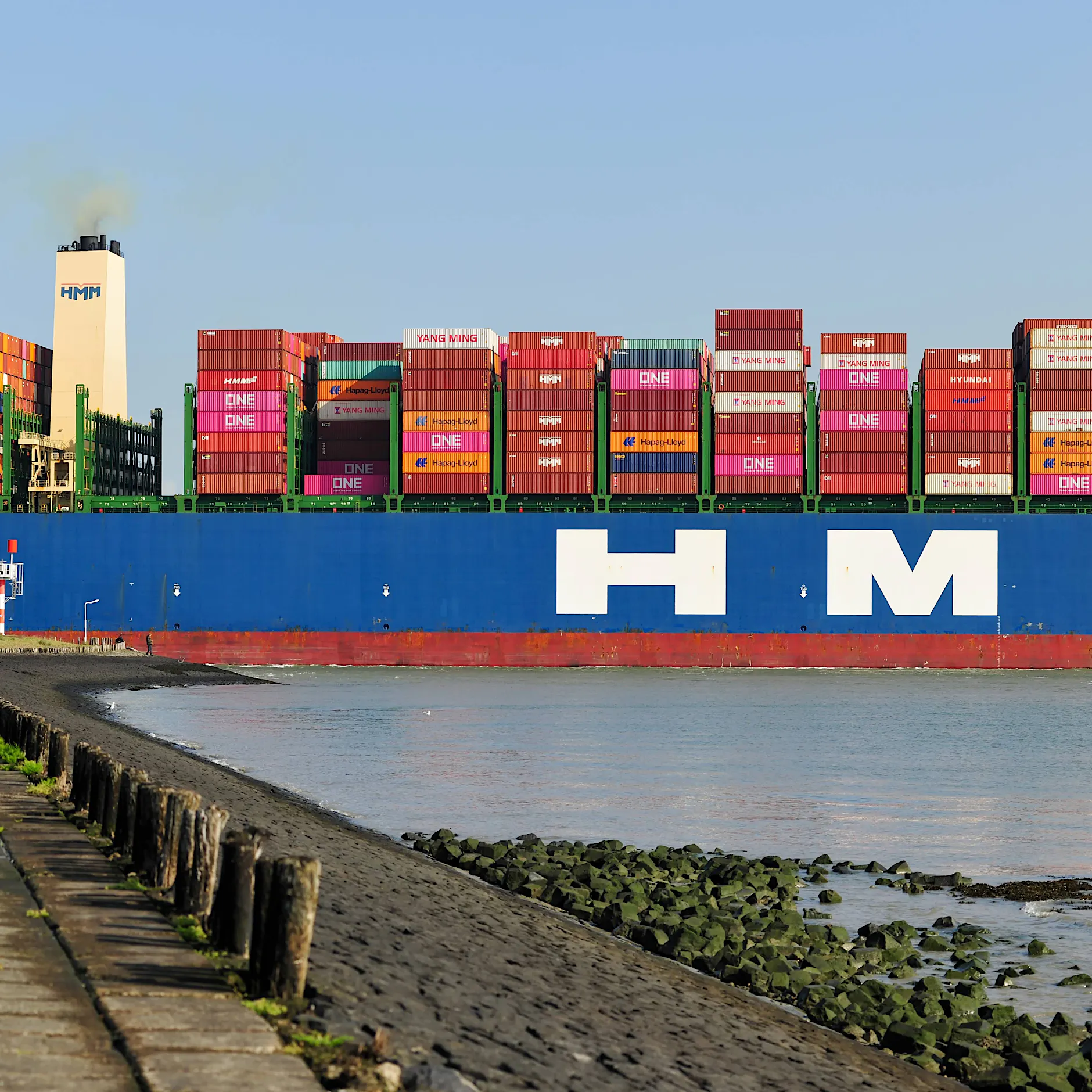 Antwerpen: Ölleck legt zweitgrößten Hafen Europas lahm