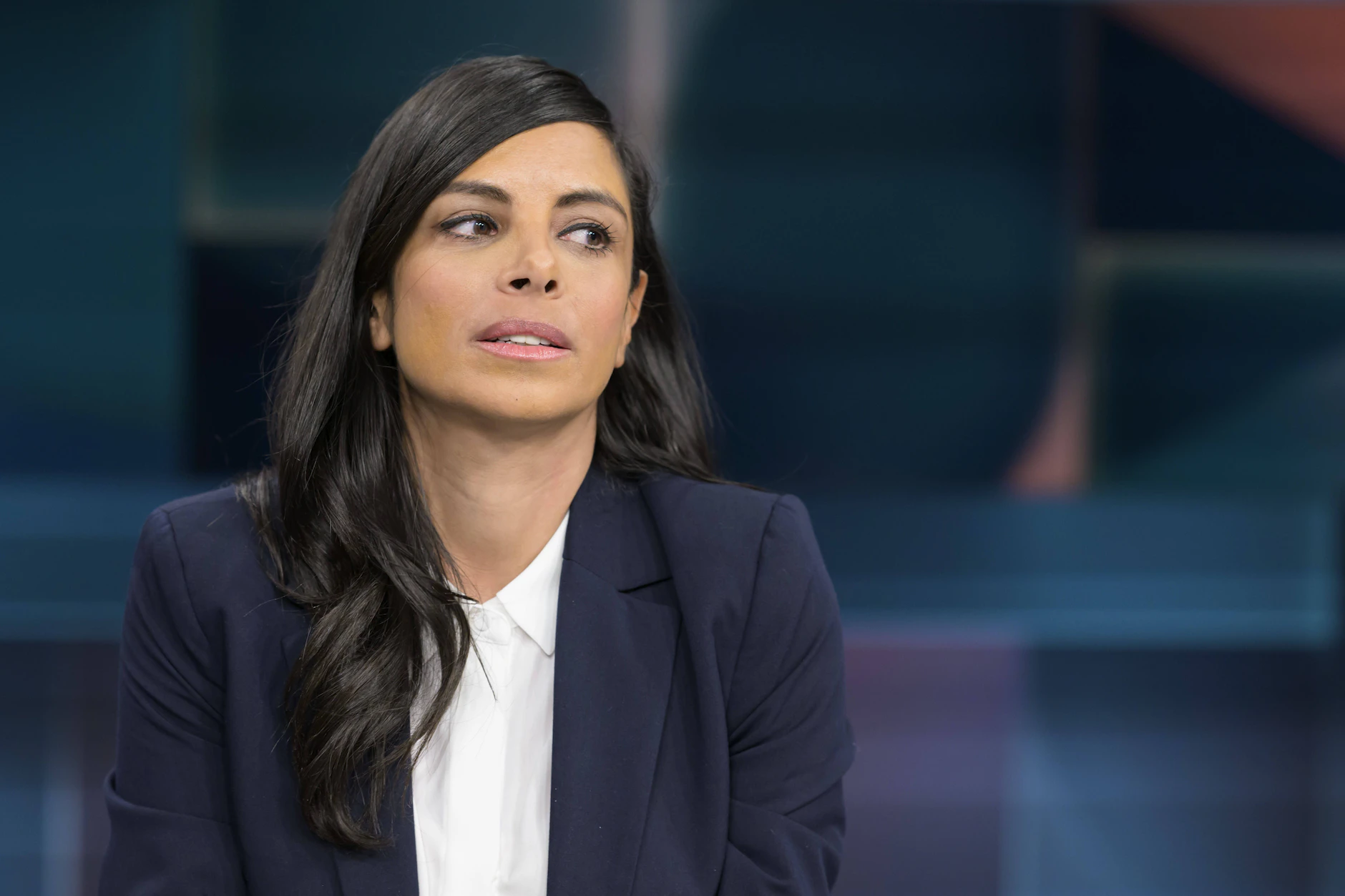 Collien Fernandes muss weiter auf Ergebnisse der Ermittlungen gegen ihren Ex-Mann Christian Ulmen warten.