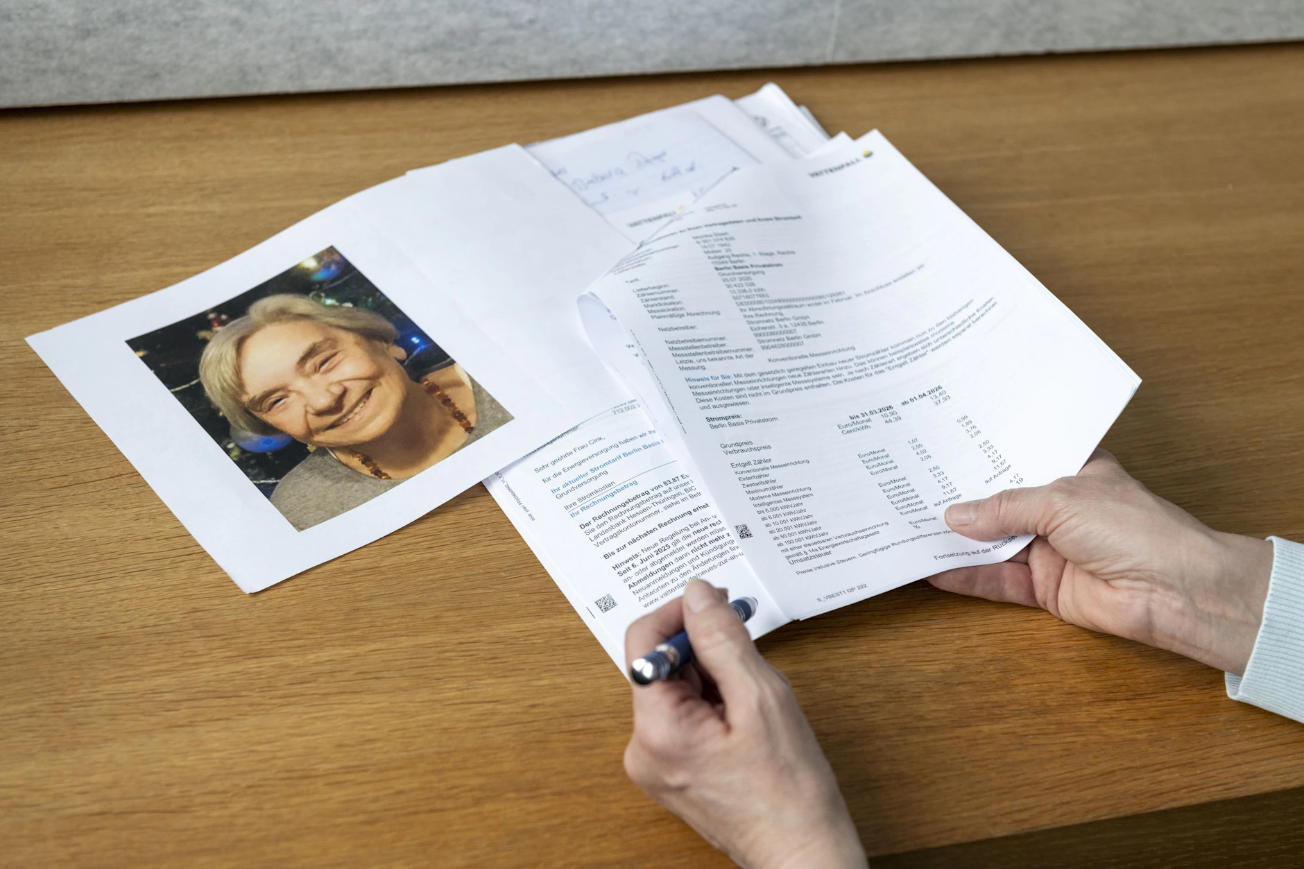 Vor fast einem Jahr starb Monika Ebert mit 83 Jahren. Nun schickte ein Energieunternehmen eine Stromrechnung.