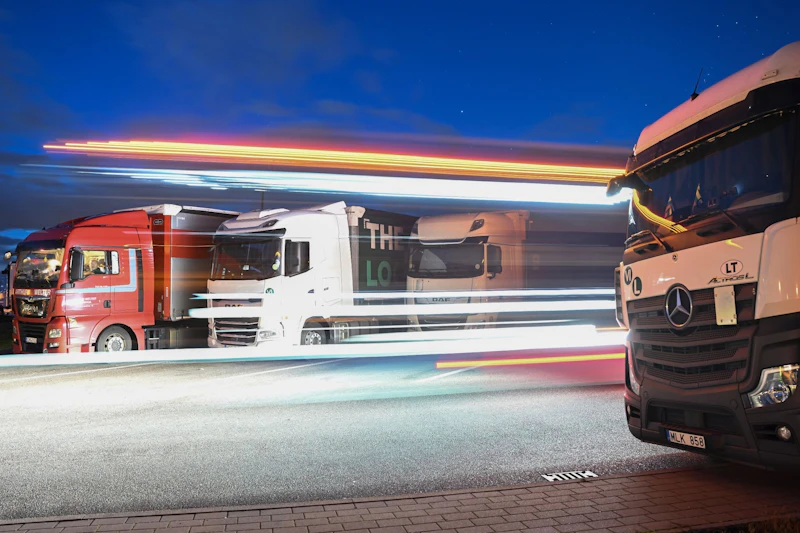 Von wegen Romantik der Straße: Domenico Müllensiefens neue Romanheldin ist eine krasse Lkw-Fahrerin