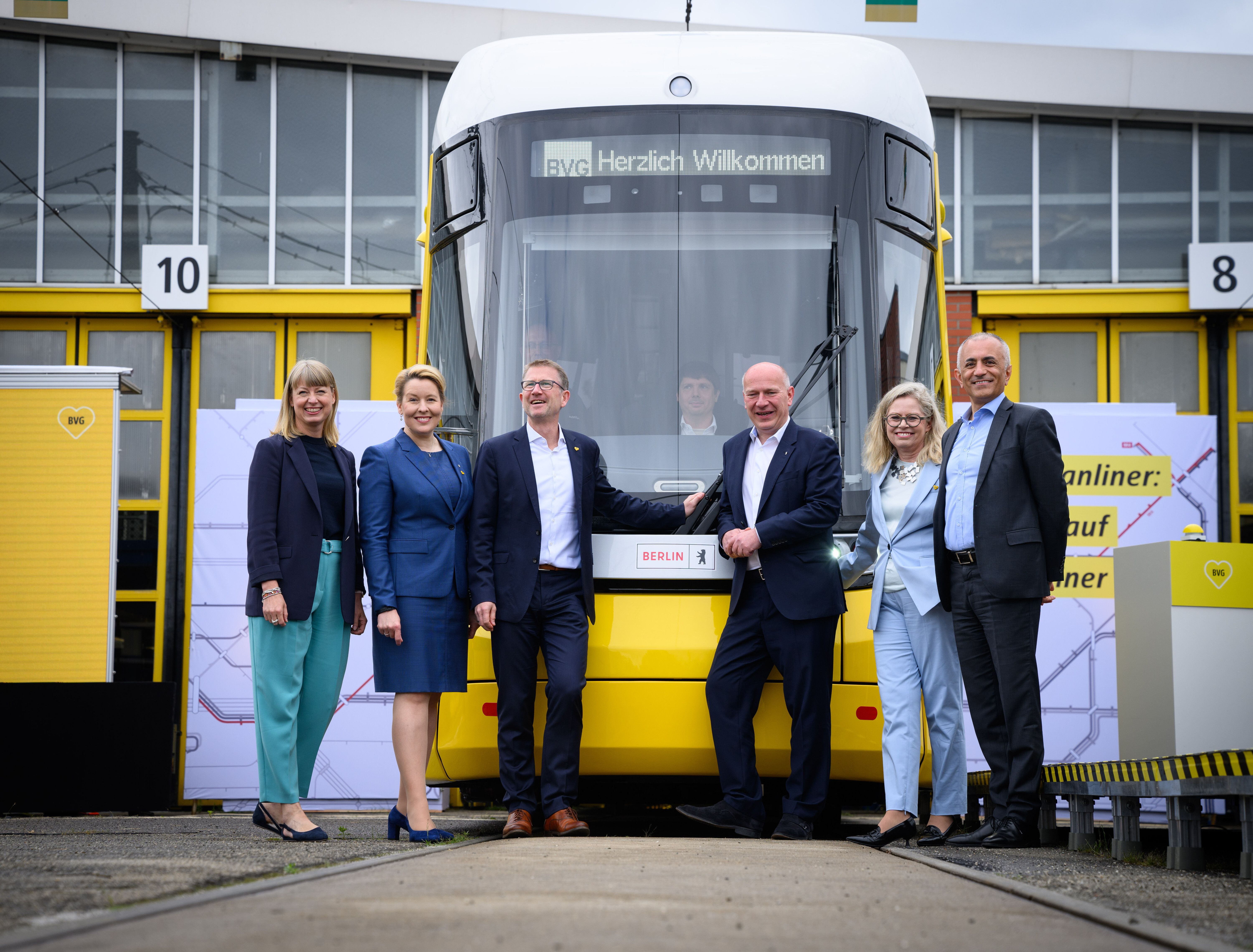 Zu schwer für Berlin? So soll die XXL-Straßenbahn der BVG doch noch ins Rollen kommen