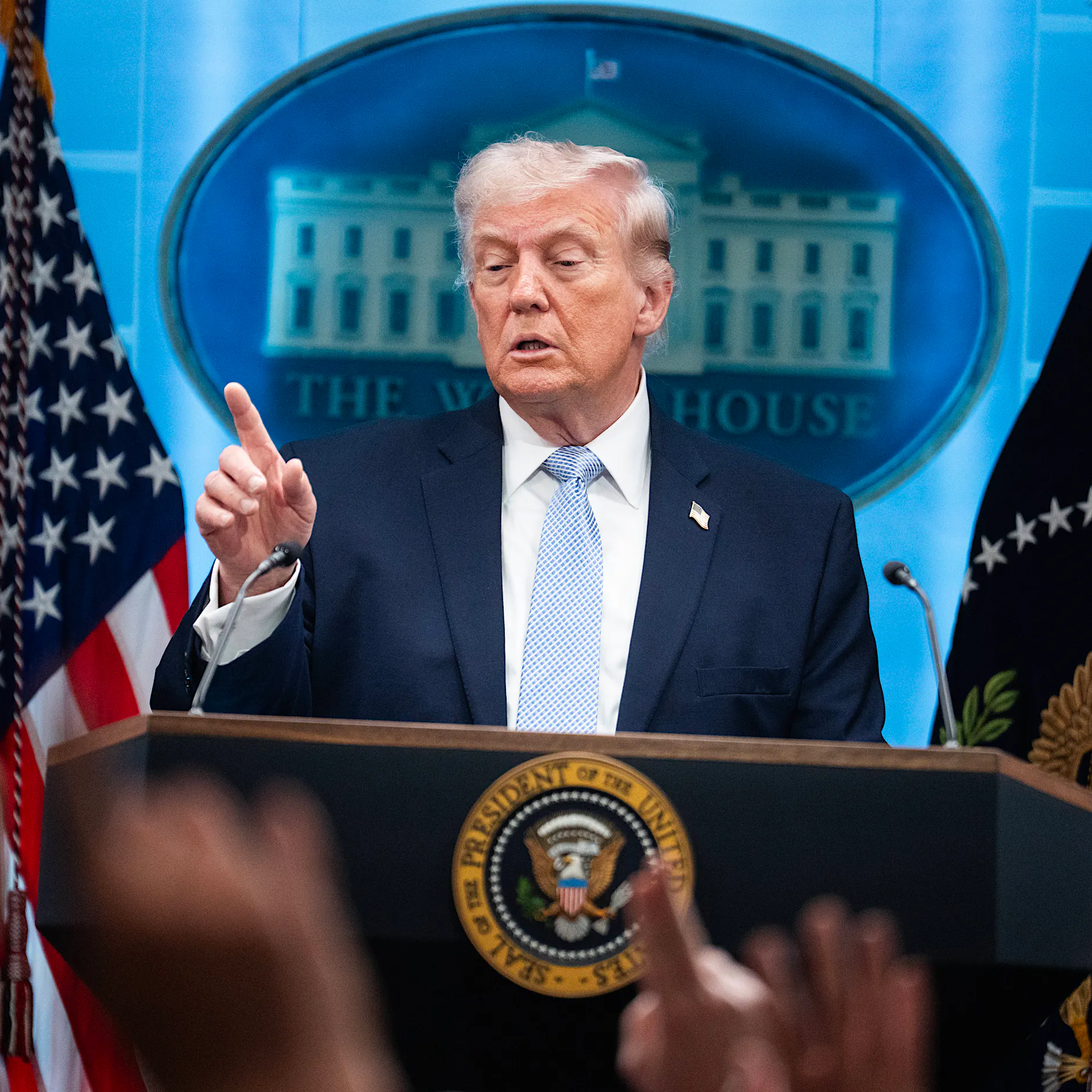 Neue Umfrage: Mehrheit der Europäer sieht USA als größeres Risiko als China