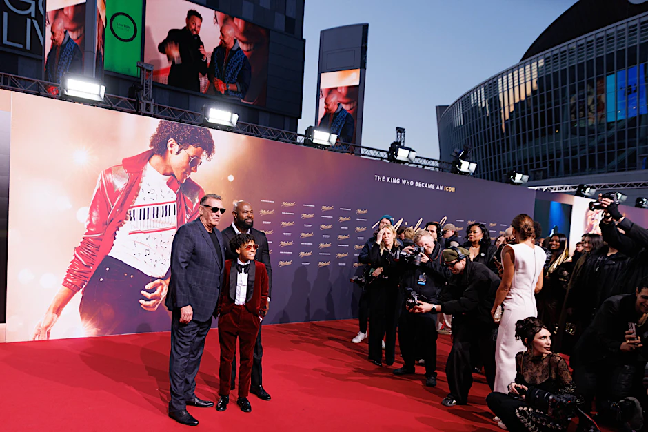 Zur Premiere kamen Fans aus aller Welt nach Berlin.