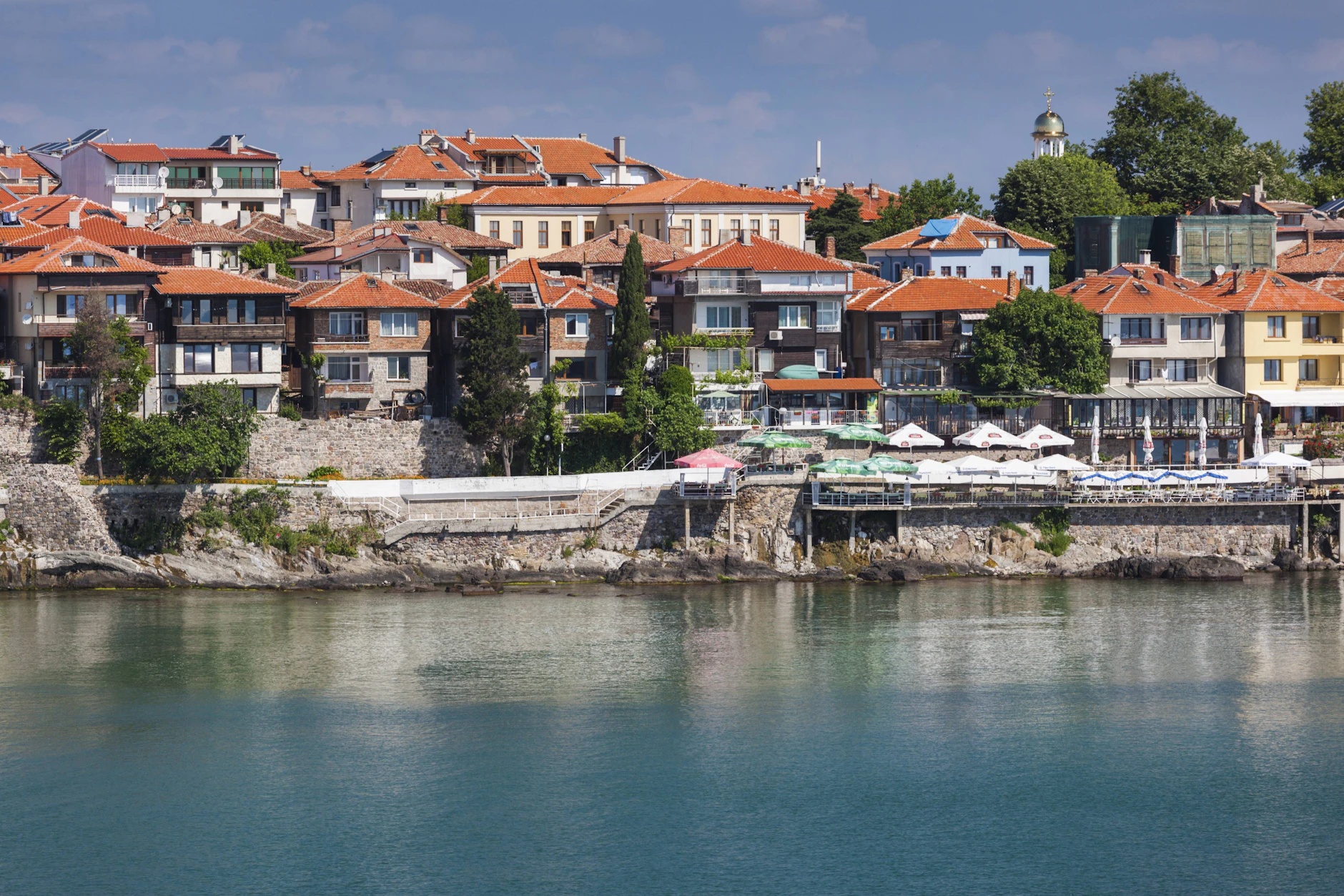 Immer mehr Briten zieht es aktuell nach Sosopol. Die Stadt ist wunderschön und es ist hier sehr günstig.