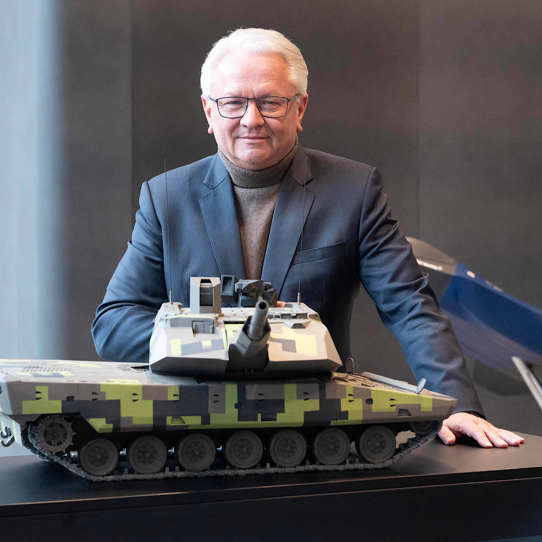 Insider packt aus: Rheinmetall-Drohnen werden bisher nicht einmal Panzerattrappen gefährlich