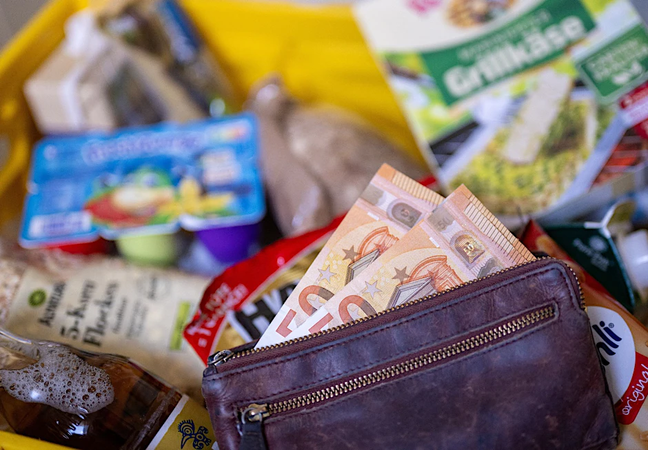 Berliner müssen besonders aufs Geld achten.