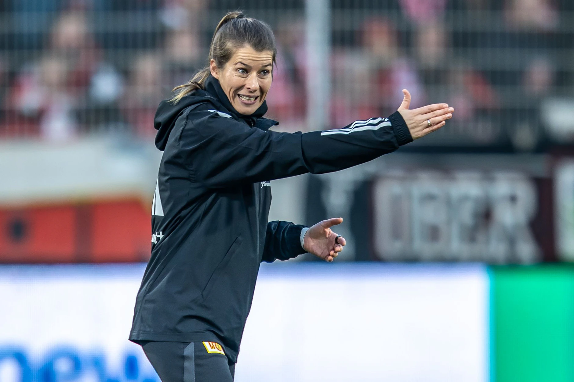 Marie-Louise Eta gibt jetzt die Richtung vor. Sie wird bis zum Saisonende Cheftrainerin des 1. FC Union – und ist damit in der Bundesliga die erste Frau in dieser Position.