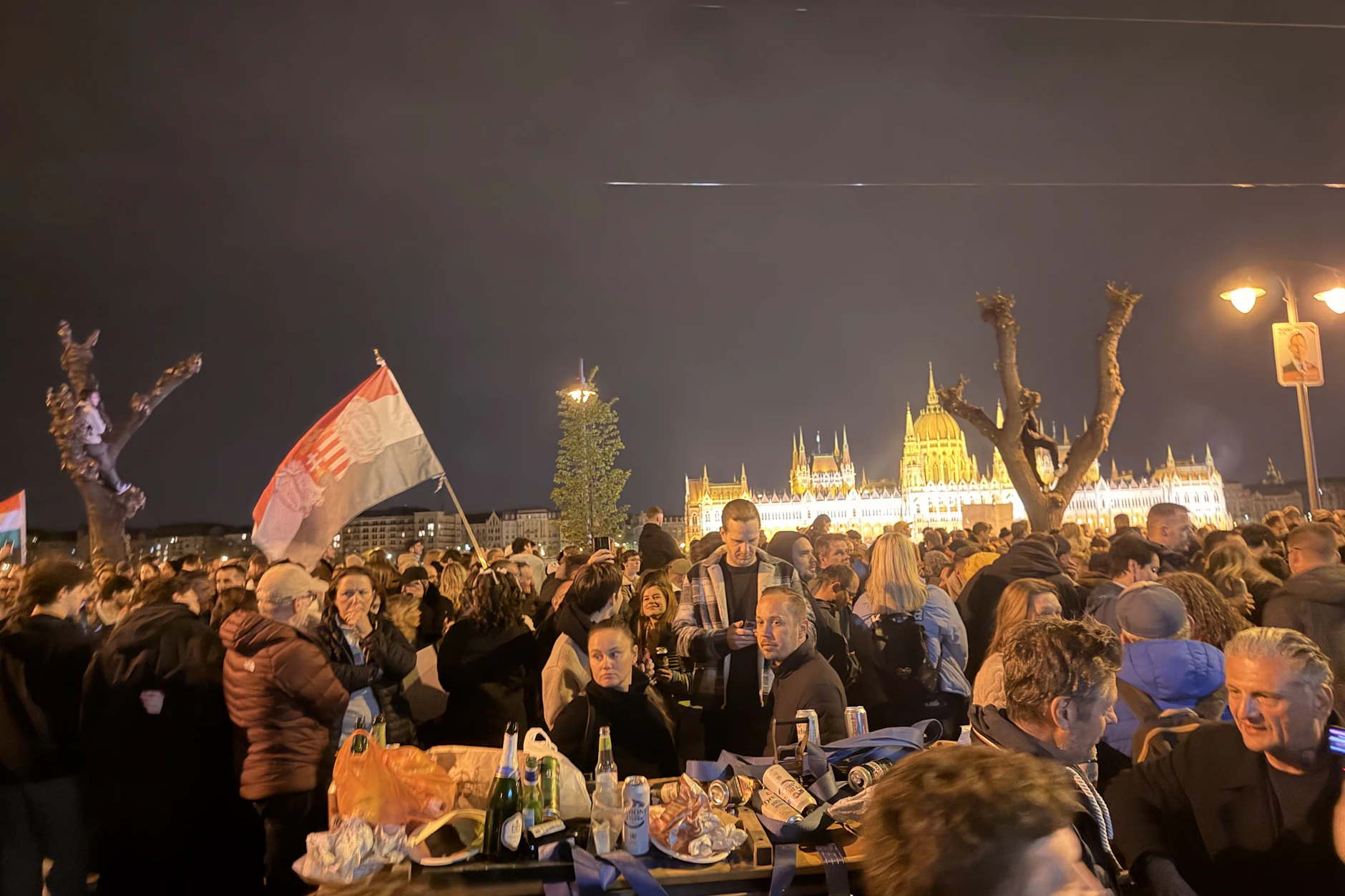 Sowohl Ministerpräsident Orbán als auch sein Herausforderer Magyar hatten die hohe Beteiligung gewürdigt.