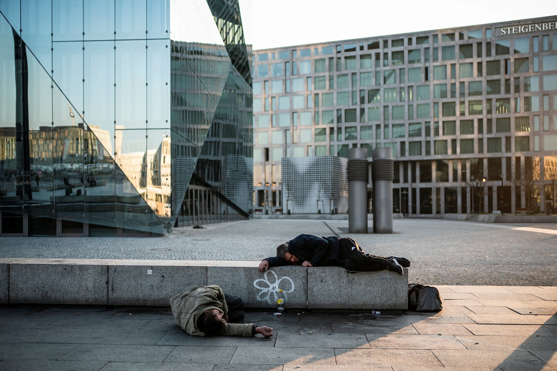 Obdachlose schlafen am Hauptbahnhof.