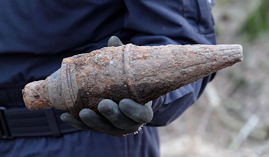 Ein Mann hat in einem Wald bei Bad Salzungen den Sprengkopf einer russischen Panzerfaust gefunden. (Symbolbild)