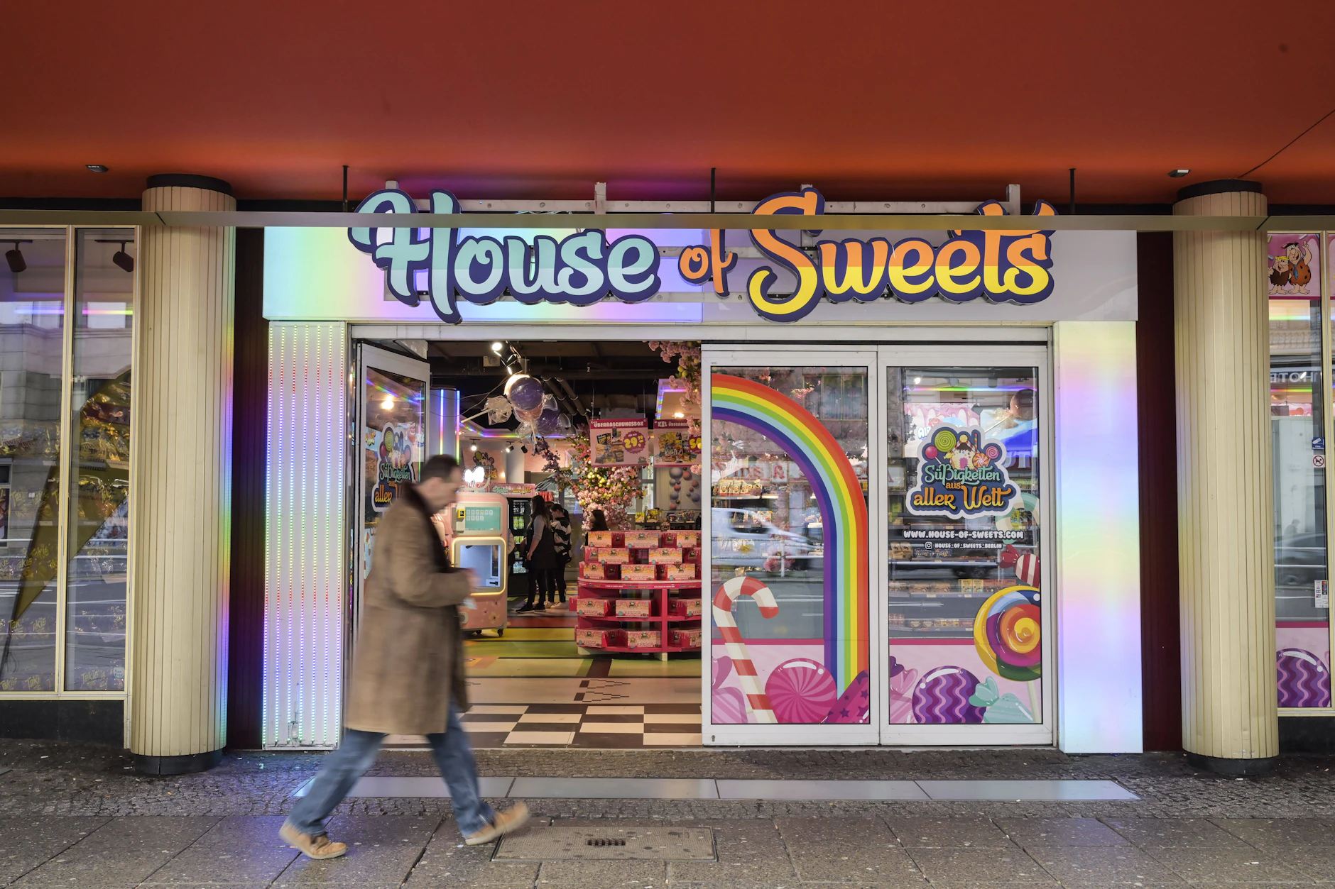 Ein „House of Sweets“-Store in Berlin Charlottenburg: Die bunten Läden mit internationalen Süßigkeiten prägten das Stadtbild vieler Innenstädte.