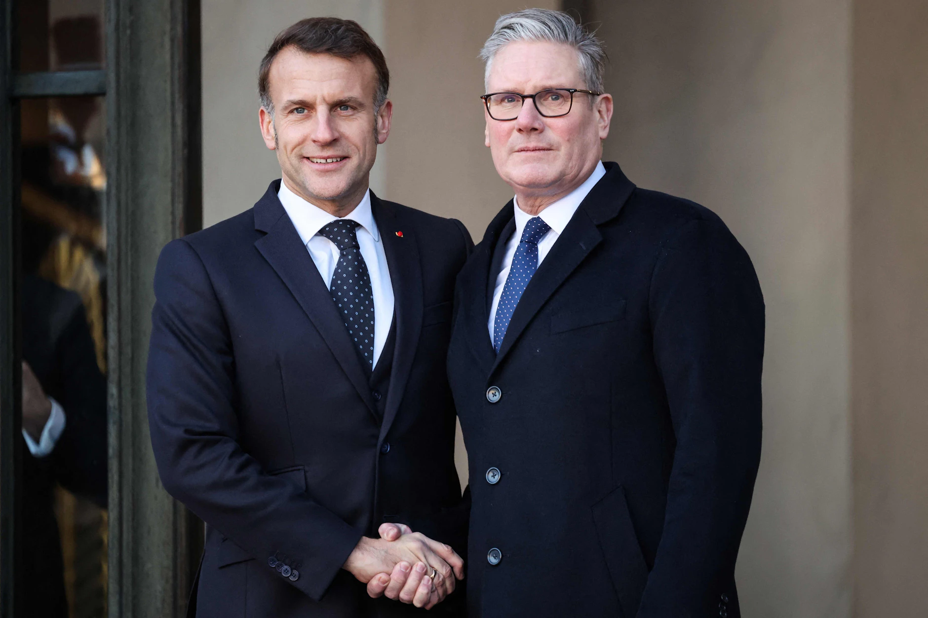 Der französische Präsident Emmanuel Macron (l.) und der britische Premierminister Keir Starmer bei einem Treffen im Januar