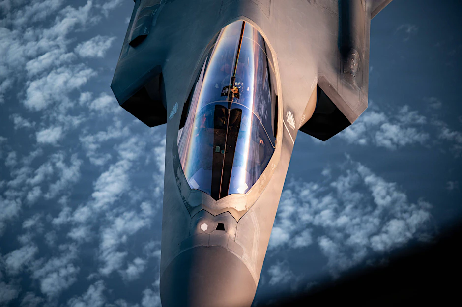 US-Kampfjet F-35A tankt über den USA während Einsatz „Epic Fury“ in der Luft.