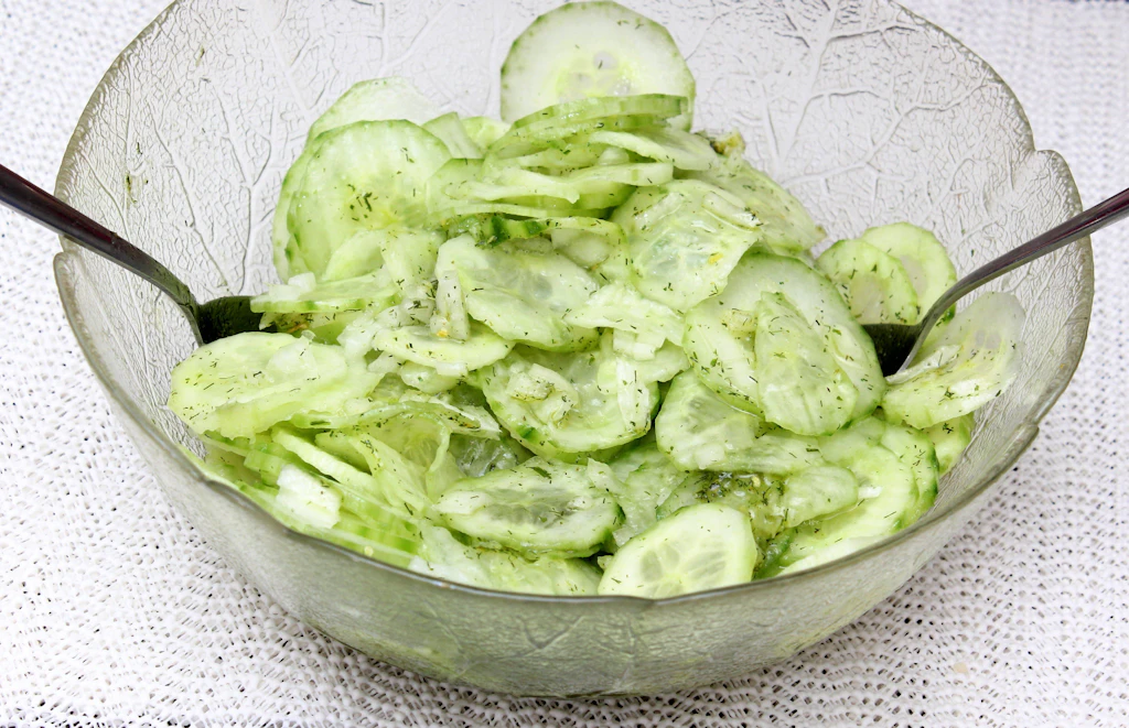 Gurkensalat süß-sauer aus der DDR: Hier ist Omas bestes Rezept