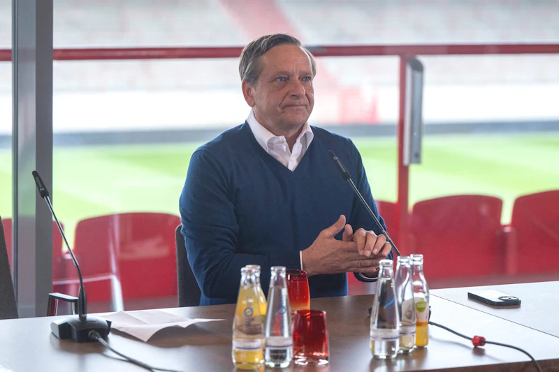 Fan-Wut auf Heldt: Das sagt der Union-Manager zum Baumgart-Rauswurf