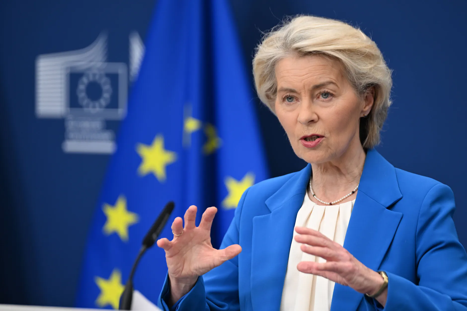 Kommissionspräsidentin Ursula von der Leyen am Montag in Brüssel. Die EU treibt den Ausbau ihrer Rohstoffstrategie voran.
