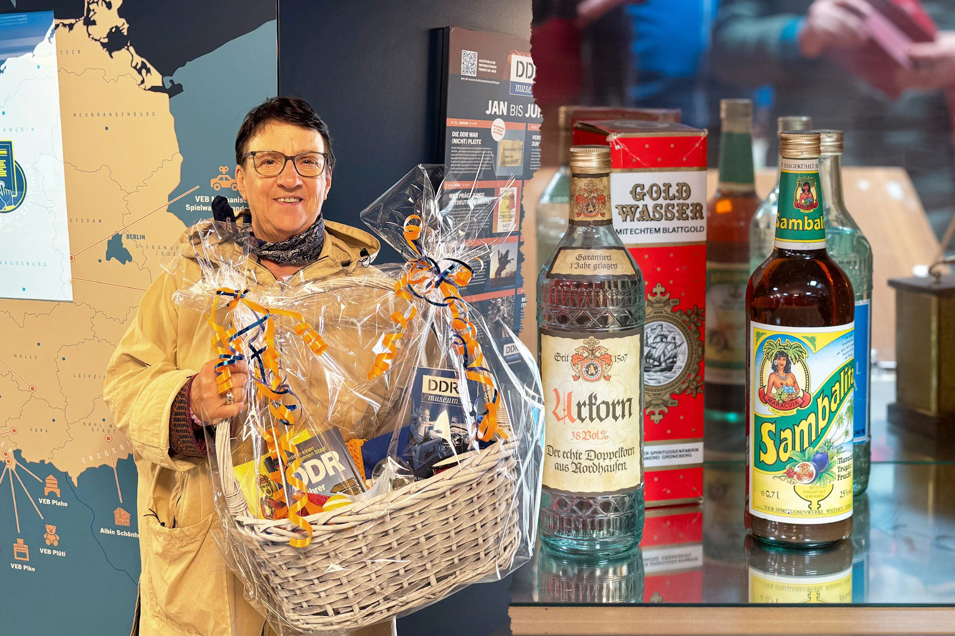 Für Silvia Wieland gab es im DDR Museum Berlin nicht nur viele Erinnerungen, sondern auch eine Reise in die Vergangenheit. Dafür sorgte unter anderem der Schnaps in der Ausstellung.