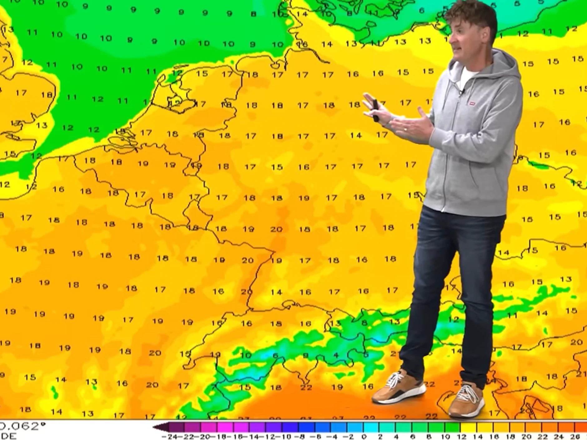 Meteorologe Dominik Jung verspricht, dass es zur Wochenmitte wieder wärmer wird, der Frühling zurückkehrt.
