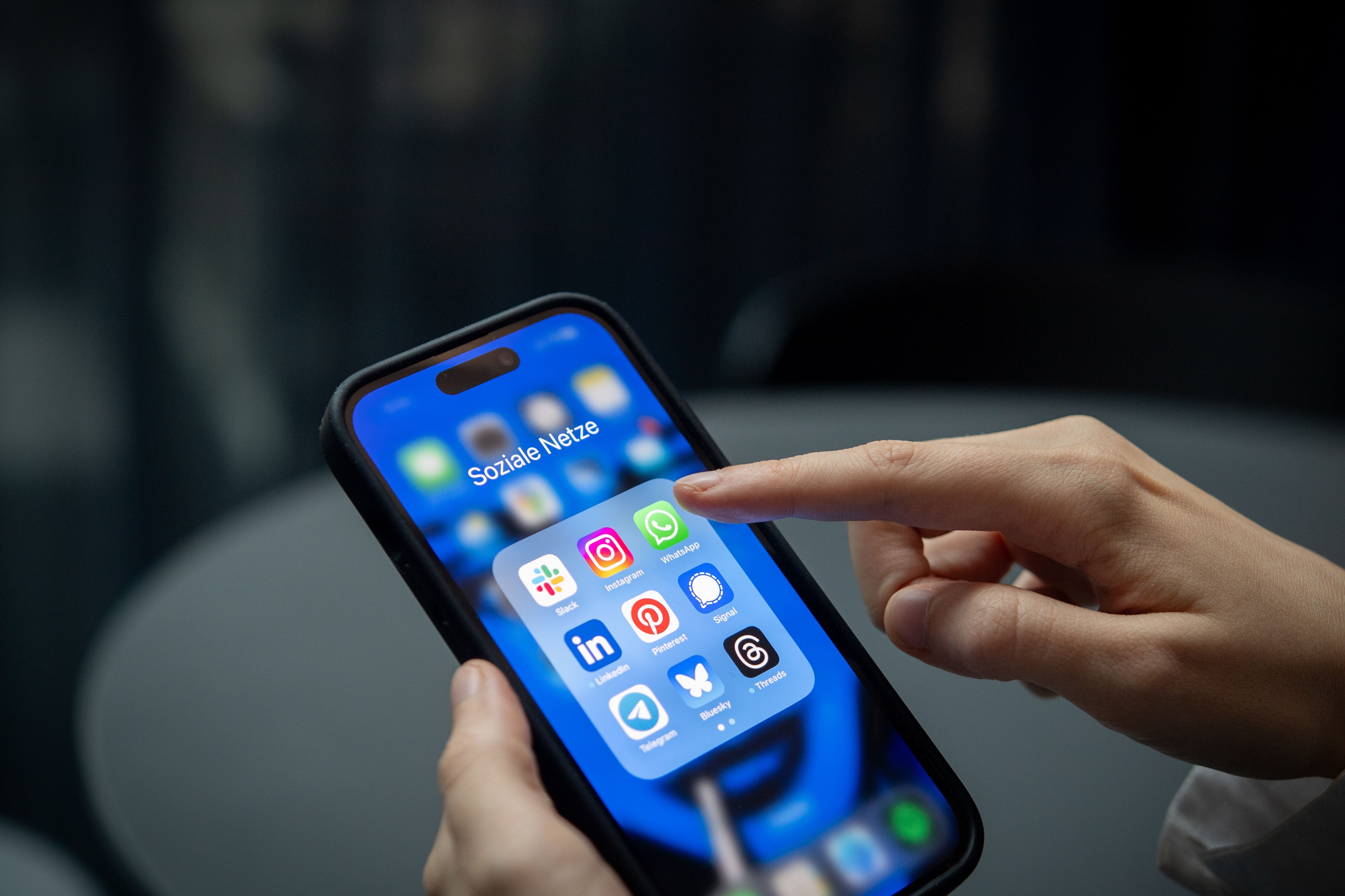 Institut der deutschen Wirtschaft: Kinder unter 13 Jahren sollen keinen Zugang zu sozialen Medien haben