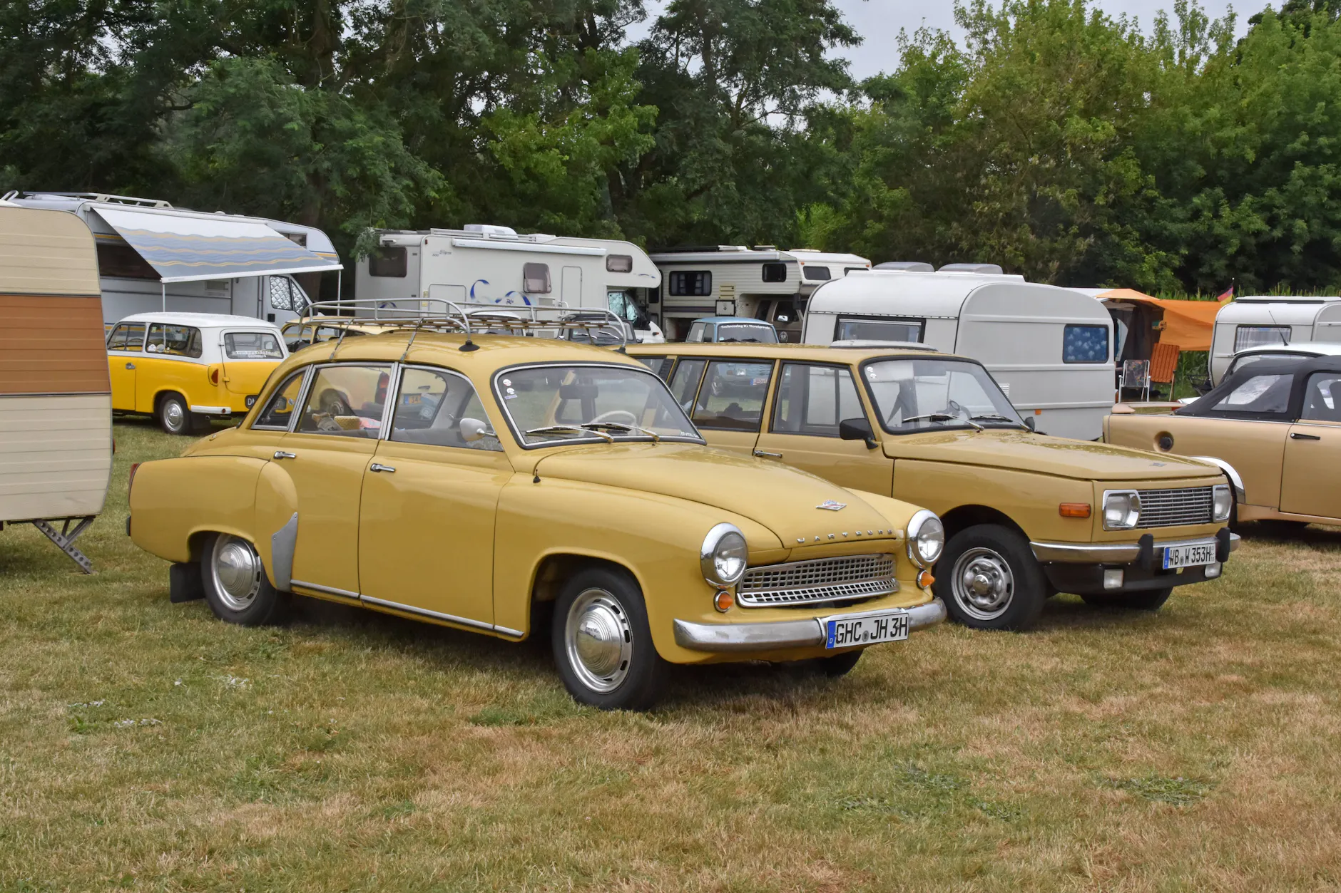Die nostalgischen DDR-Fahrzeuge sind auch heute noch bei Oldtimer-Treffen sehr beliebt. Das nächste internationale Wartburgfahrer-Treffen findet vom 31. Juli bis 3. August in Eisenach statt.