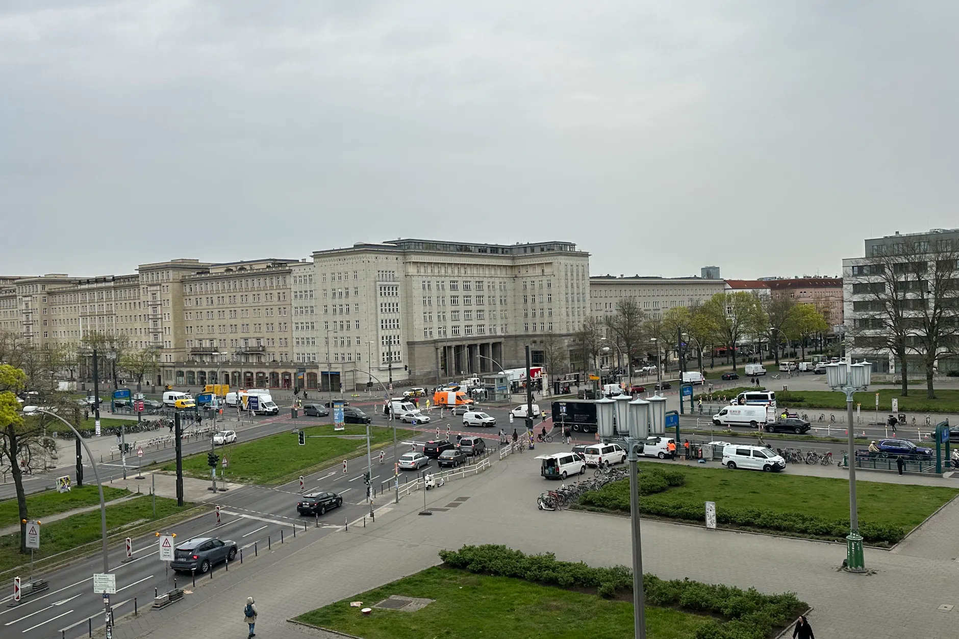 Aktuell ist die Lage an dem beliebten Knotenpunkt noch unübersichtlich.