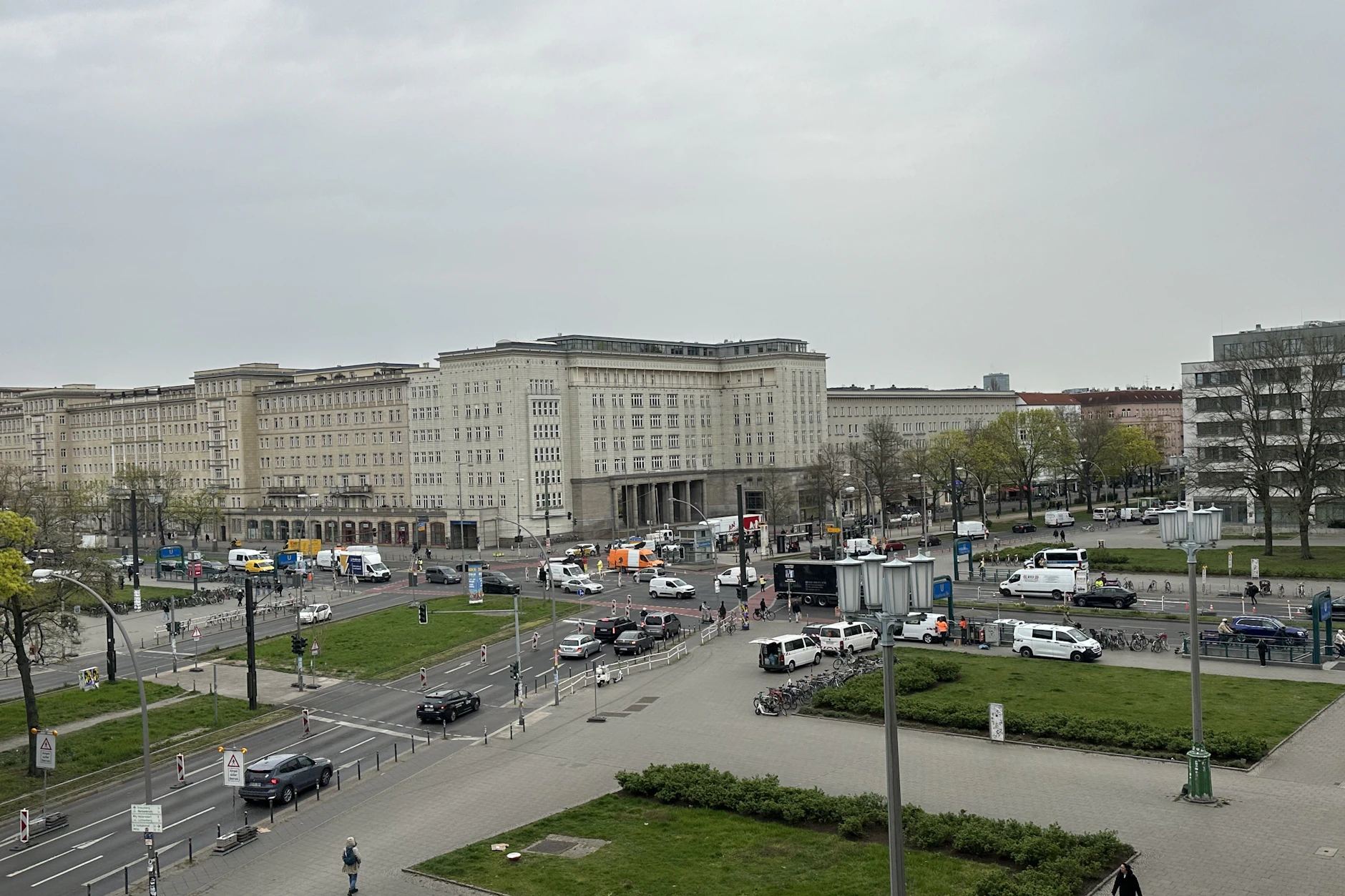 Aktuell ist die Lage an dem beliebten Knotenpunkt noch unübersichtlich.