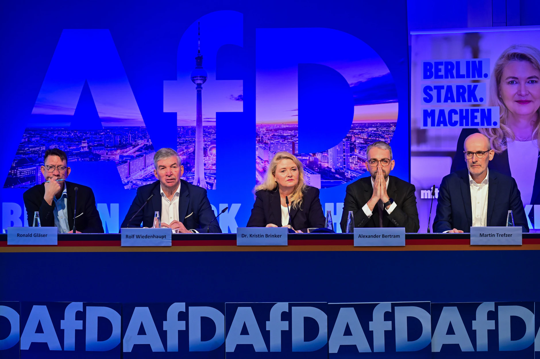 Die Berliner AfD stellt ihre Kampagne für die Wahl zum Abgeordnetenhaus vor.