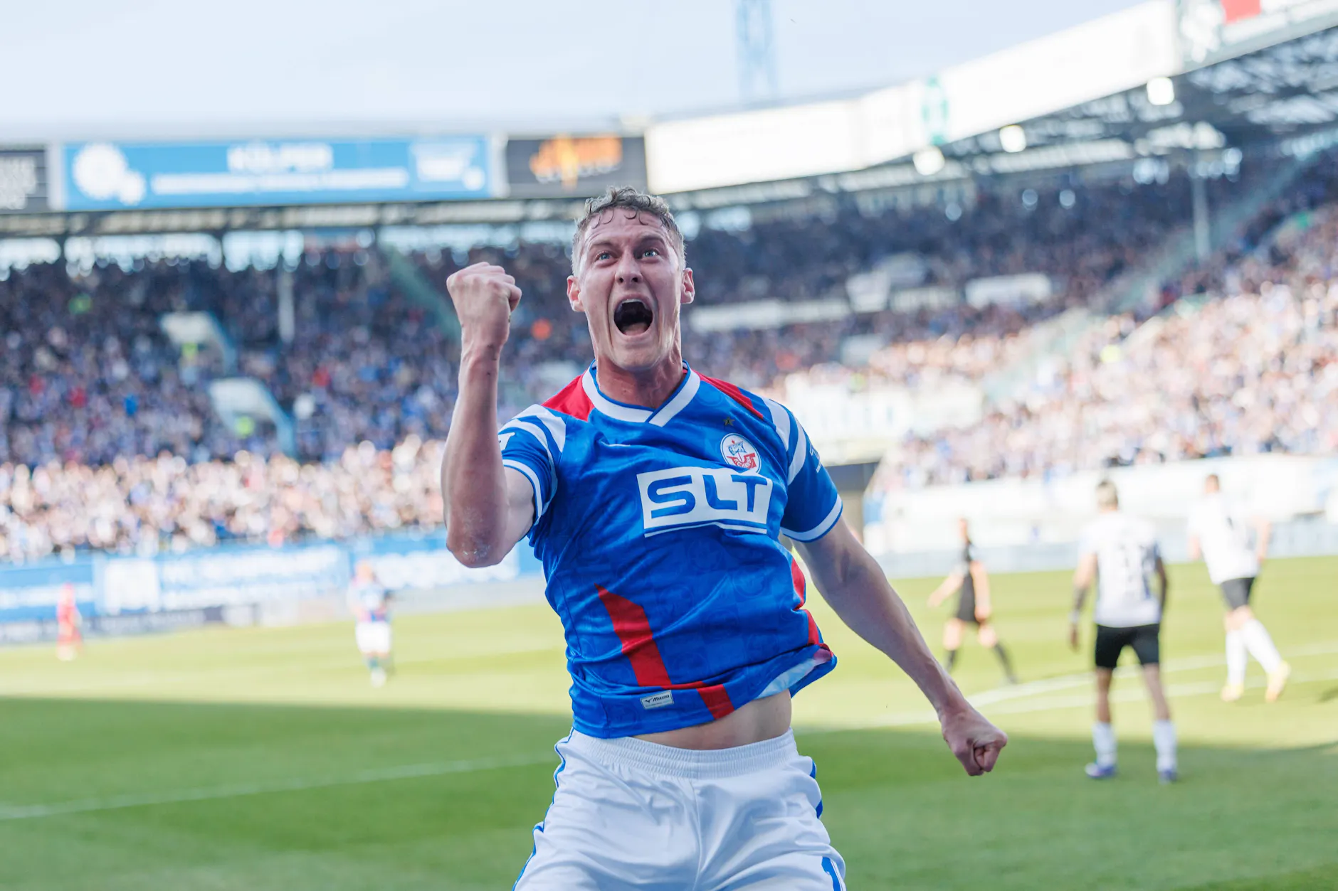 Emil Frost Holten darf mal wieder feiern. Führt der Stürmer Hansa Rostock etwa noch zum Aufstieg?