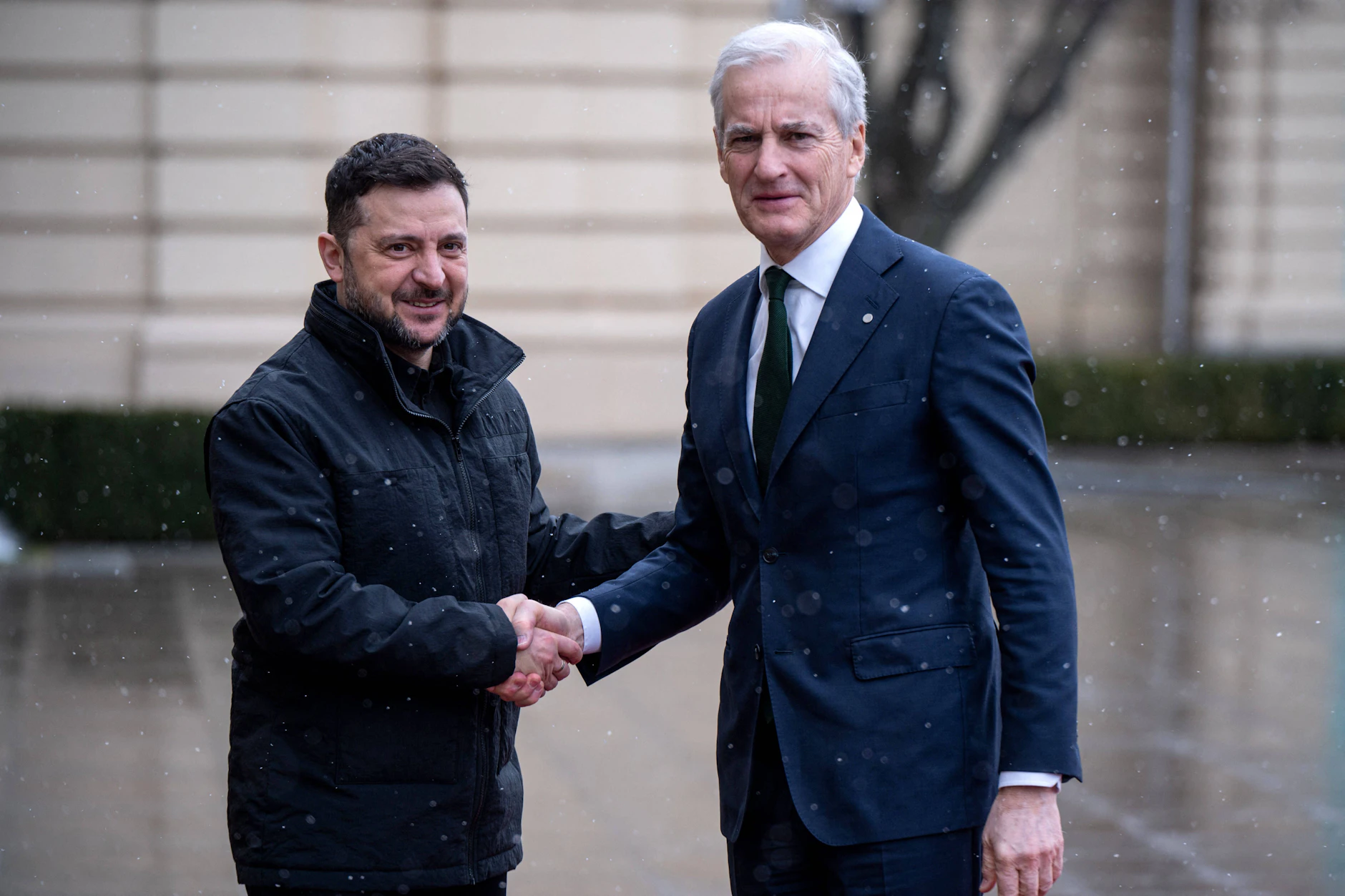 Wolodymyr Selenskyj und Norwegens Regierungschef Jonas Gahr Støre in Kyjiw