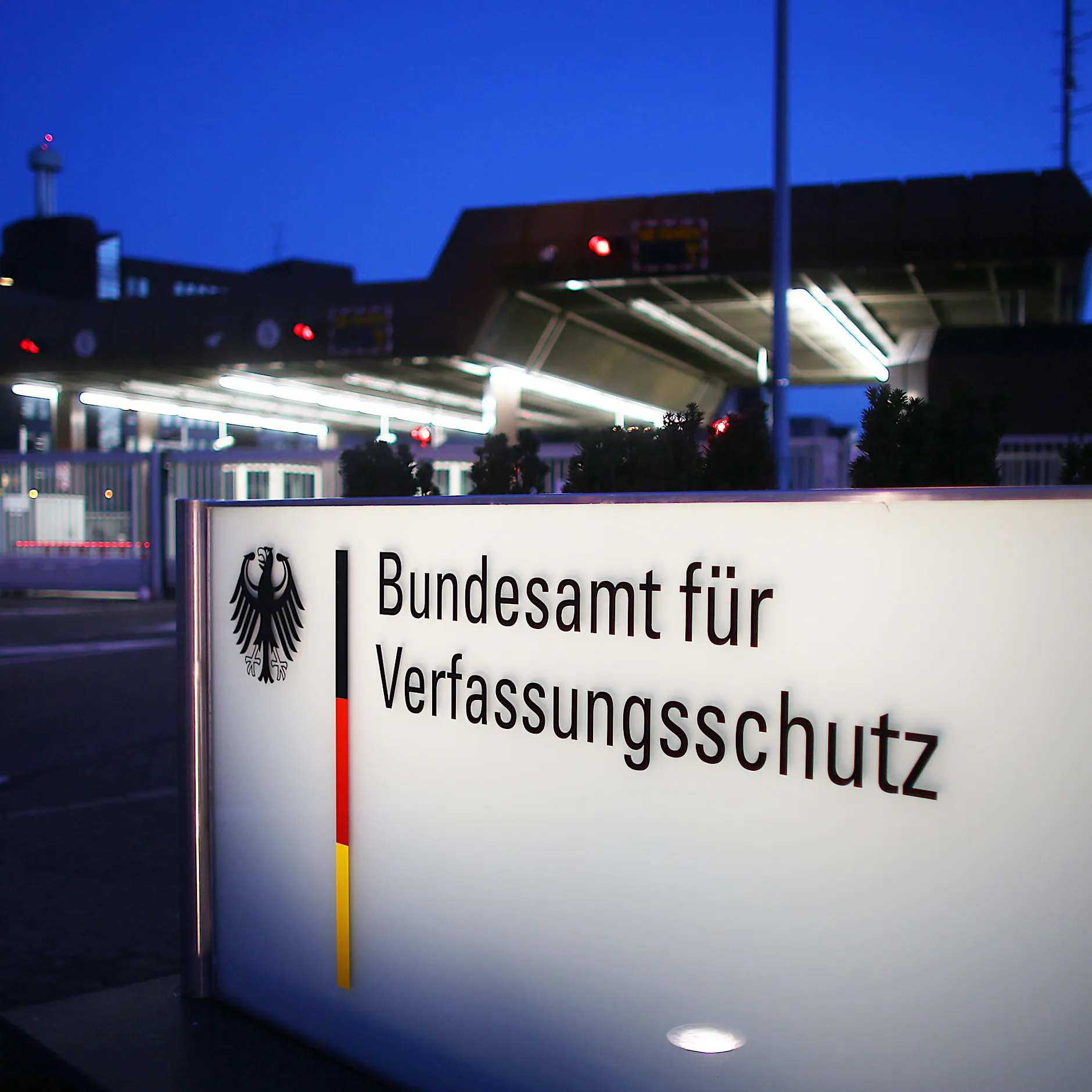 Während Corona eingeführt: Verfassungsschutz schafft Kategorie „Delegitimierung des Staates“ ab