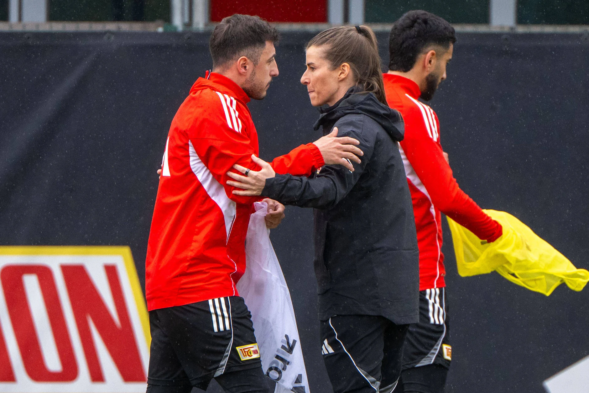 Marie-Louise Eta soll dem 1. FC Union Berlin, so wie im Training Verteidiger Josip Juranovic, Halt bis zum Saisonende geben. Oder doch länger?