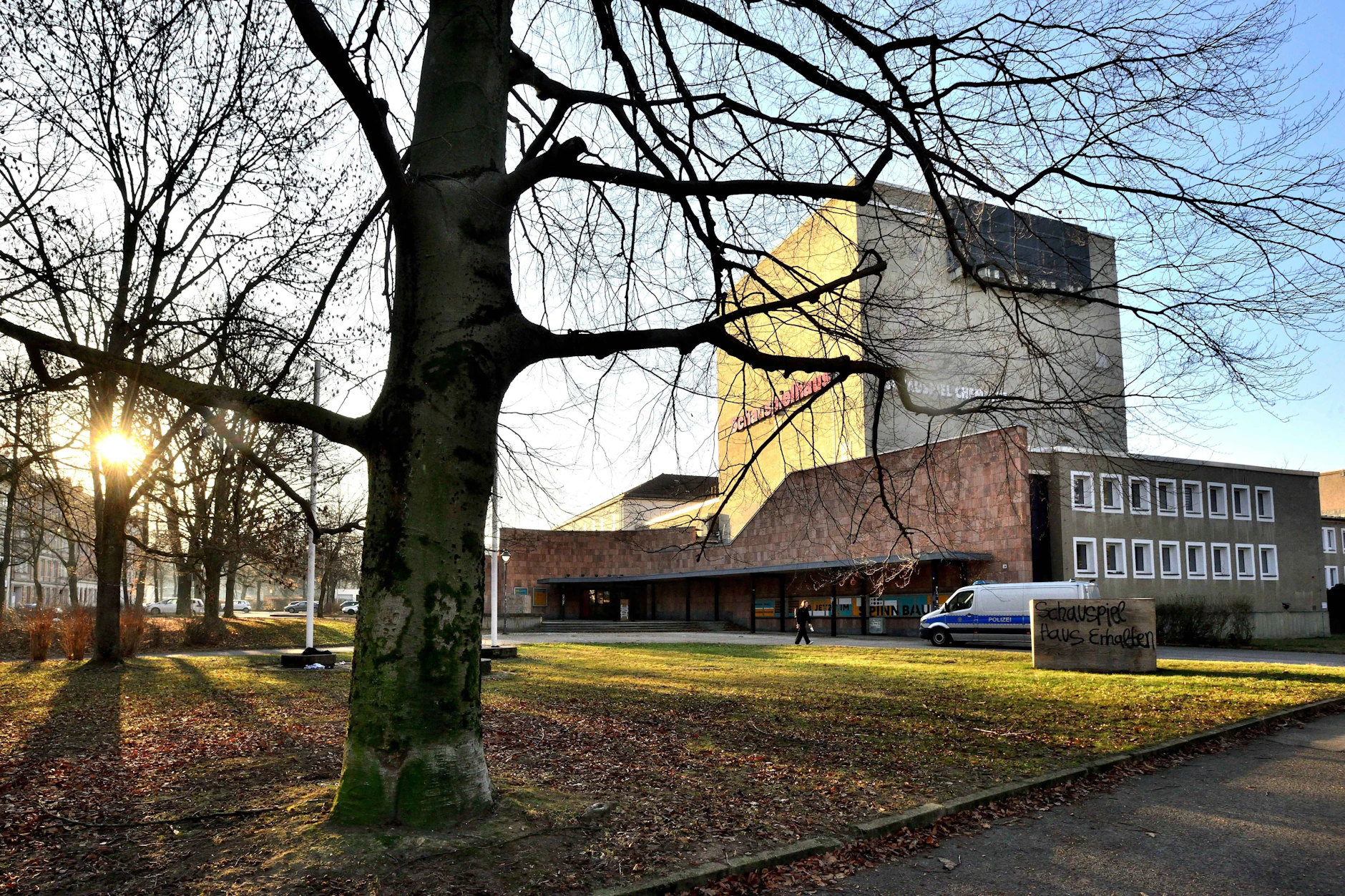 Das Schauspielhaus Chemnitz in der Diskussion: Abreißen oder sanieren?