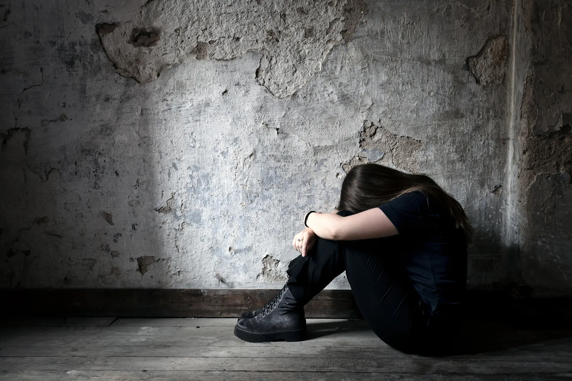 Erinnerung, Sprache und Macht: Warum die Freiheit der Rede im heutigen Deutschland zunehmend unter Druck steht.