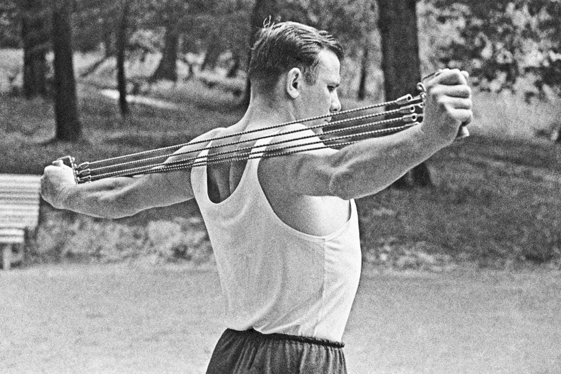 Für seine Ausbildung zum Kosmonauten musste Juri Gagarin hart trainieren. Berichtet wurde aber, dass am Ende seine Körpergröße den Ausschlag für seine Auswahl gab.