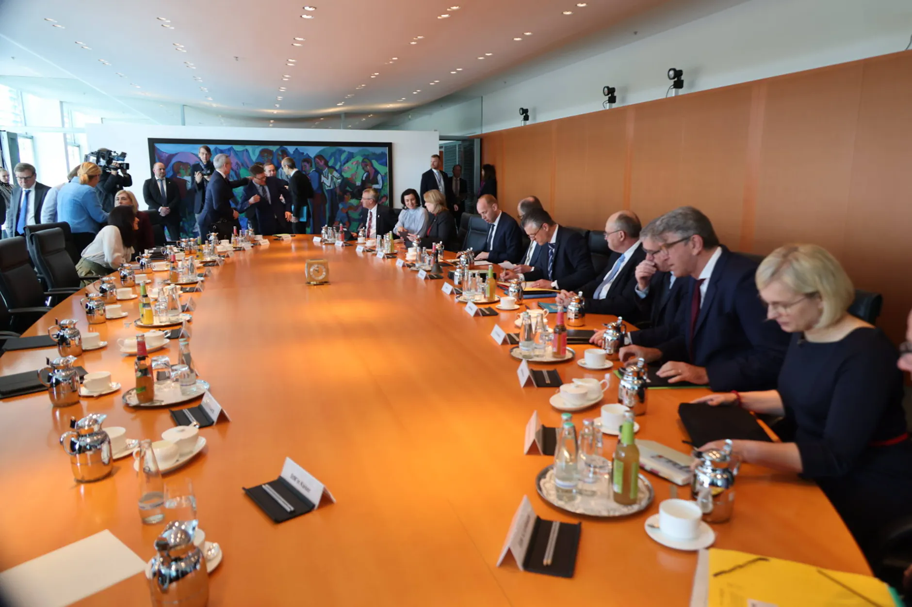 Die Bundesregierung beschließt strengere Regeln für aus dem Ausland finanzierte Vereine.