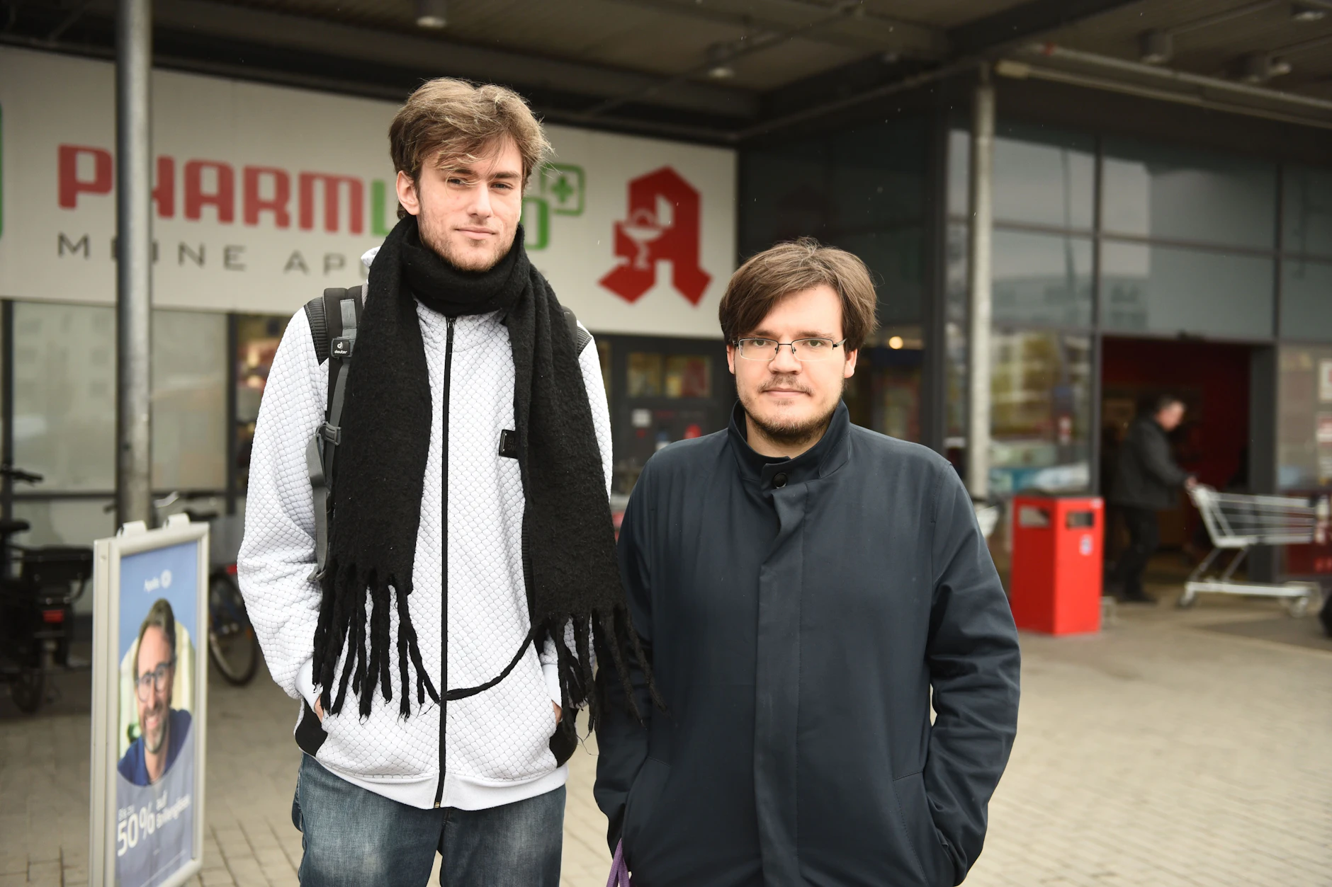 Max (25), Hauswirtschaftskraft und Leander (25), dualer Student, beide aus Berlin-Lichtenberg.