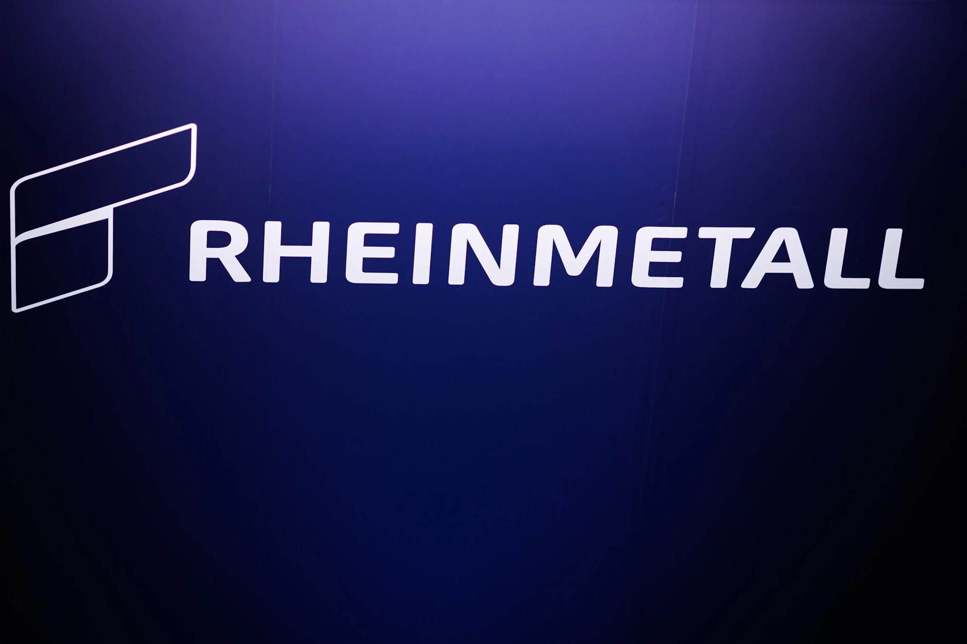 Der Haushaltsausschuss des Bundestags hat grünes Licht für einen Großauftrag an den Düsseldorfer Rüstungskonzern Rheinmetall gegeben.