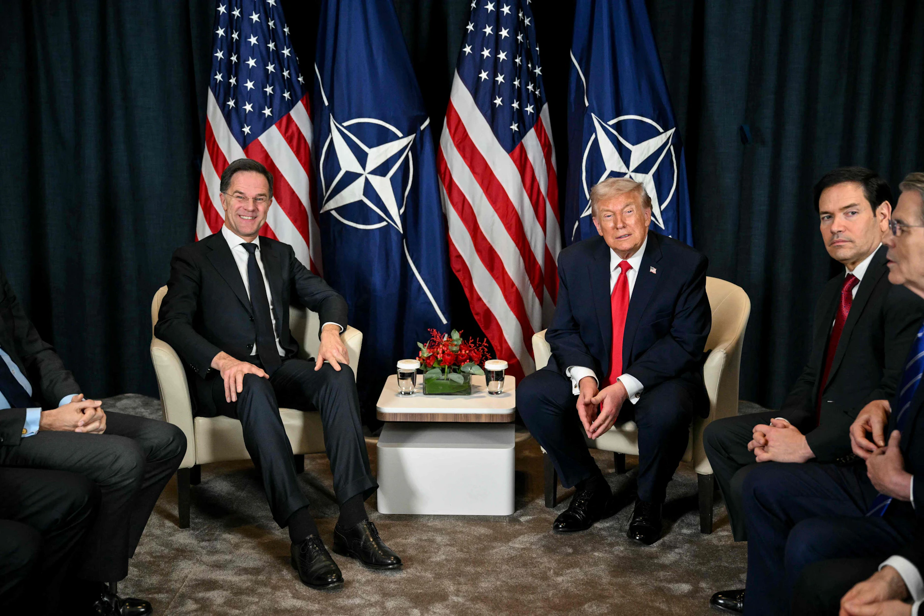 Zugang zum US-Präsidenten? Nato-Generalsekretär Mark Rutte (l.) mit Donald Trump