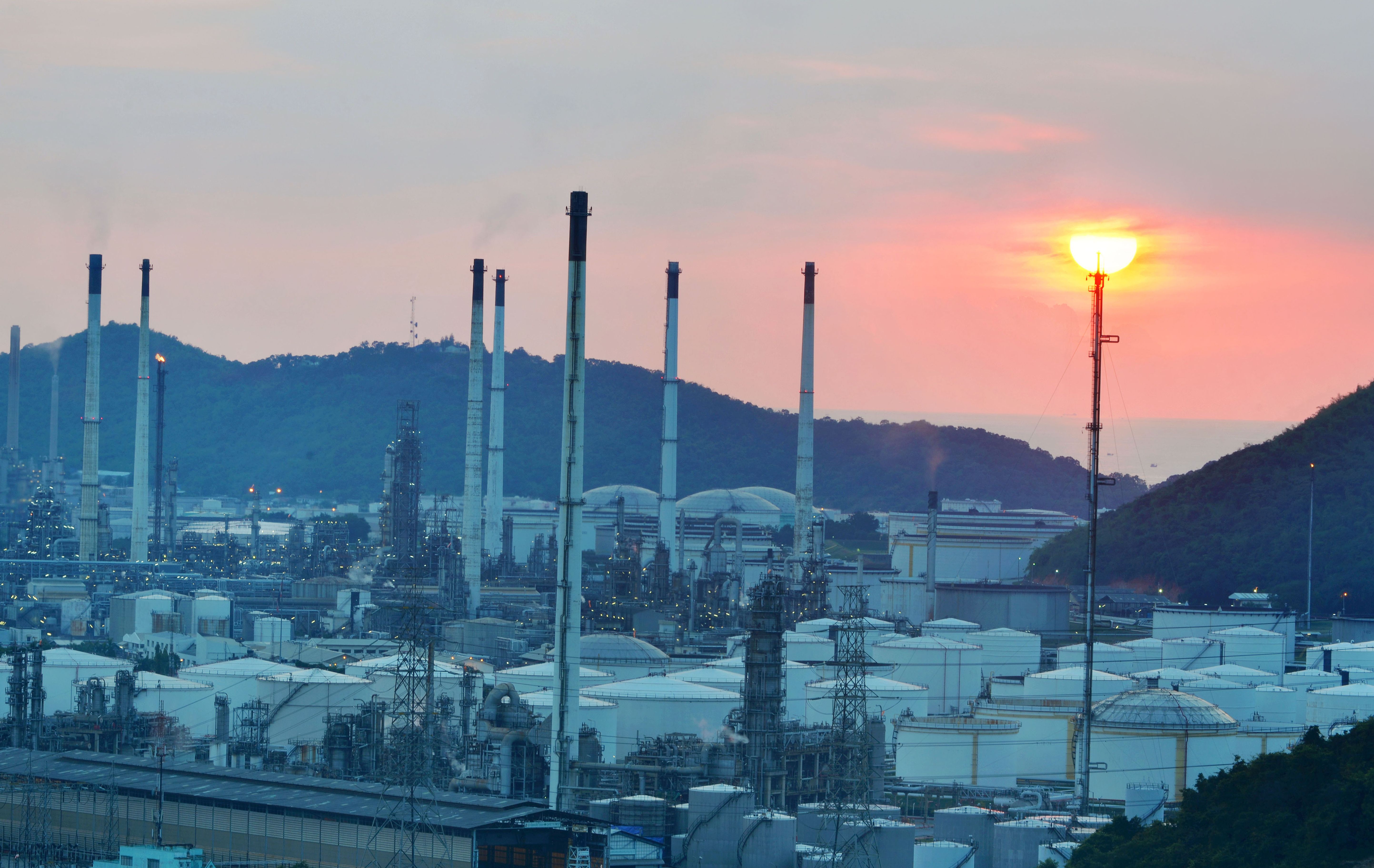 Japan sagt Südostasien Milliardenhilfe für Rohöl und Lagertanks zu