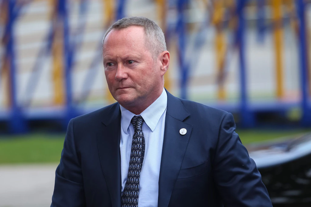 Der Menschenrechtskommissar des Europarates, Michael O’Flaherty, mahnt Deutschland zu einem besseren Schutz der Meinungs- und Versammlungsfreiheit.