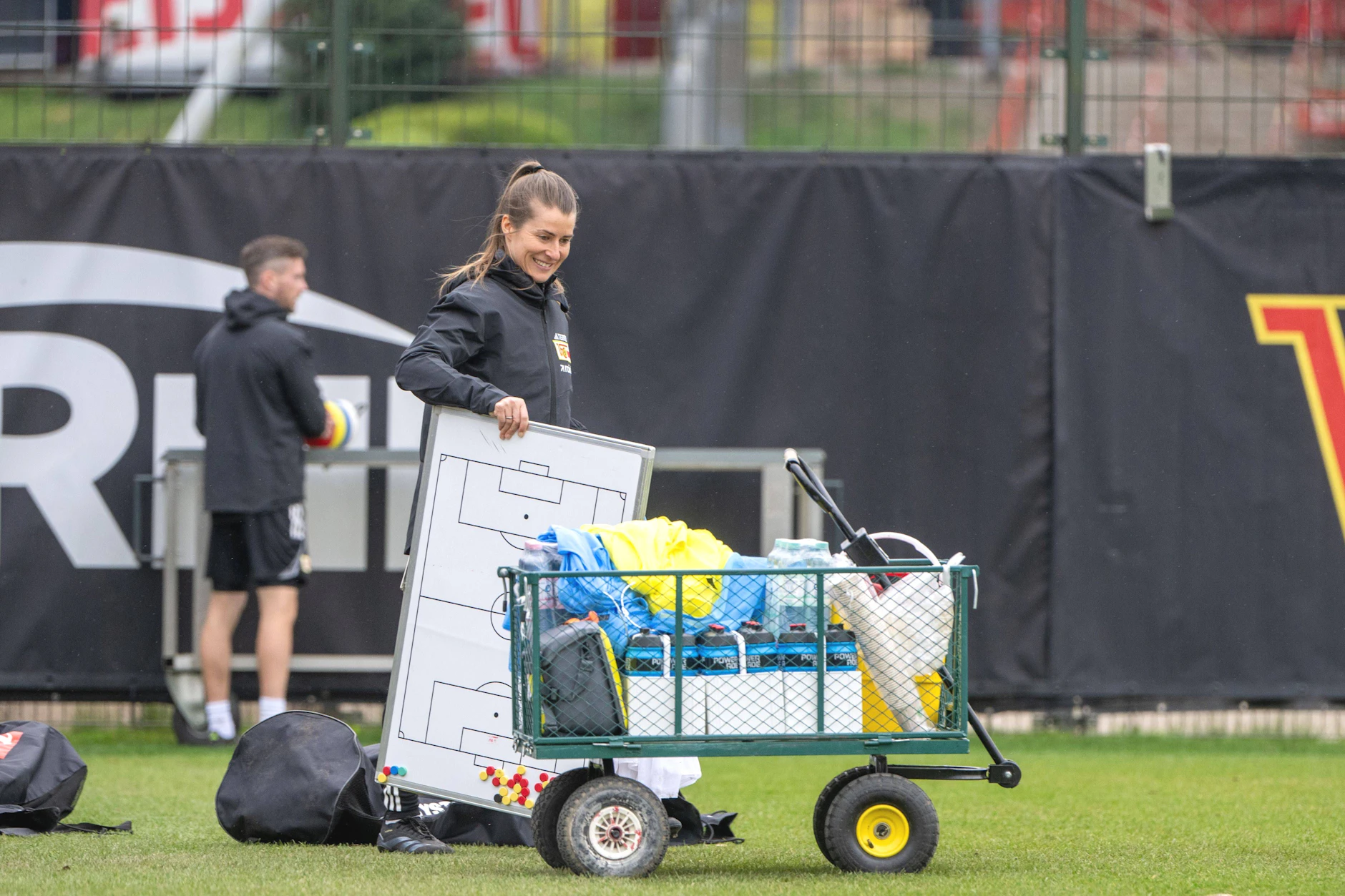 Marie-Louise Eta hat mit dem VfL Wolfsburg für ihr Debüt als Cheftrainerin des 1. FC Union Berlin nur einen vermeintlich leichten Gegner vor der Brust.