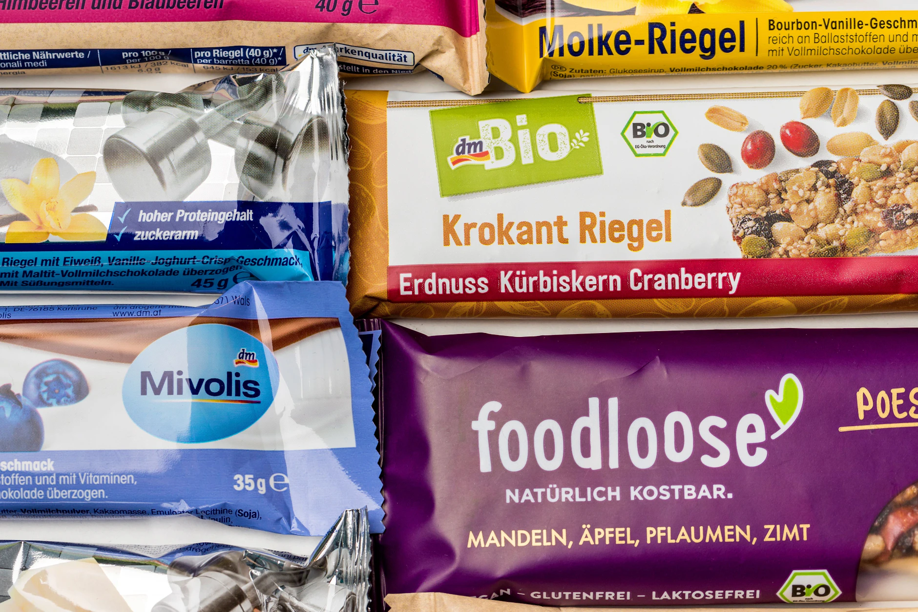 Der Drogerie-Riese dm verkauft viele Snacks, unter anderem die der Marke Foodlose.