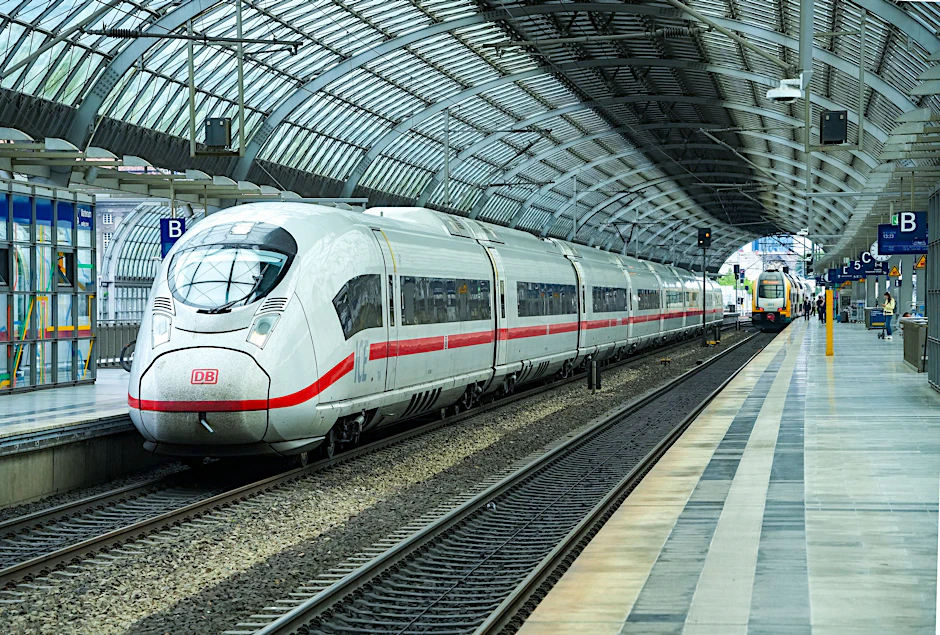 Startklar: Der ICE zwischen der deutschen und der französischen Hauptstadt ist ein Erfolg. 2028 kommt ein zweiter Paris-Zug hinzu. Geplant ist auch eine Direktverbindung von Berlin nach Italien.