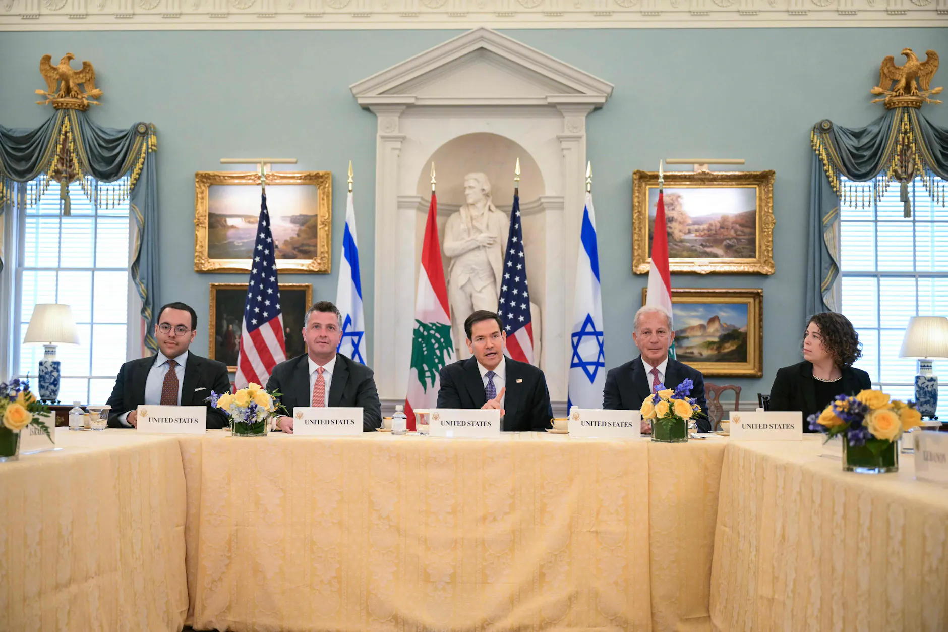 US-Außenminister Marco Rubio (Mitte) bei den Gesprächen mit Israel und Libanon in Washington D.C.
