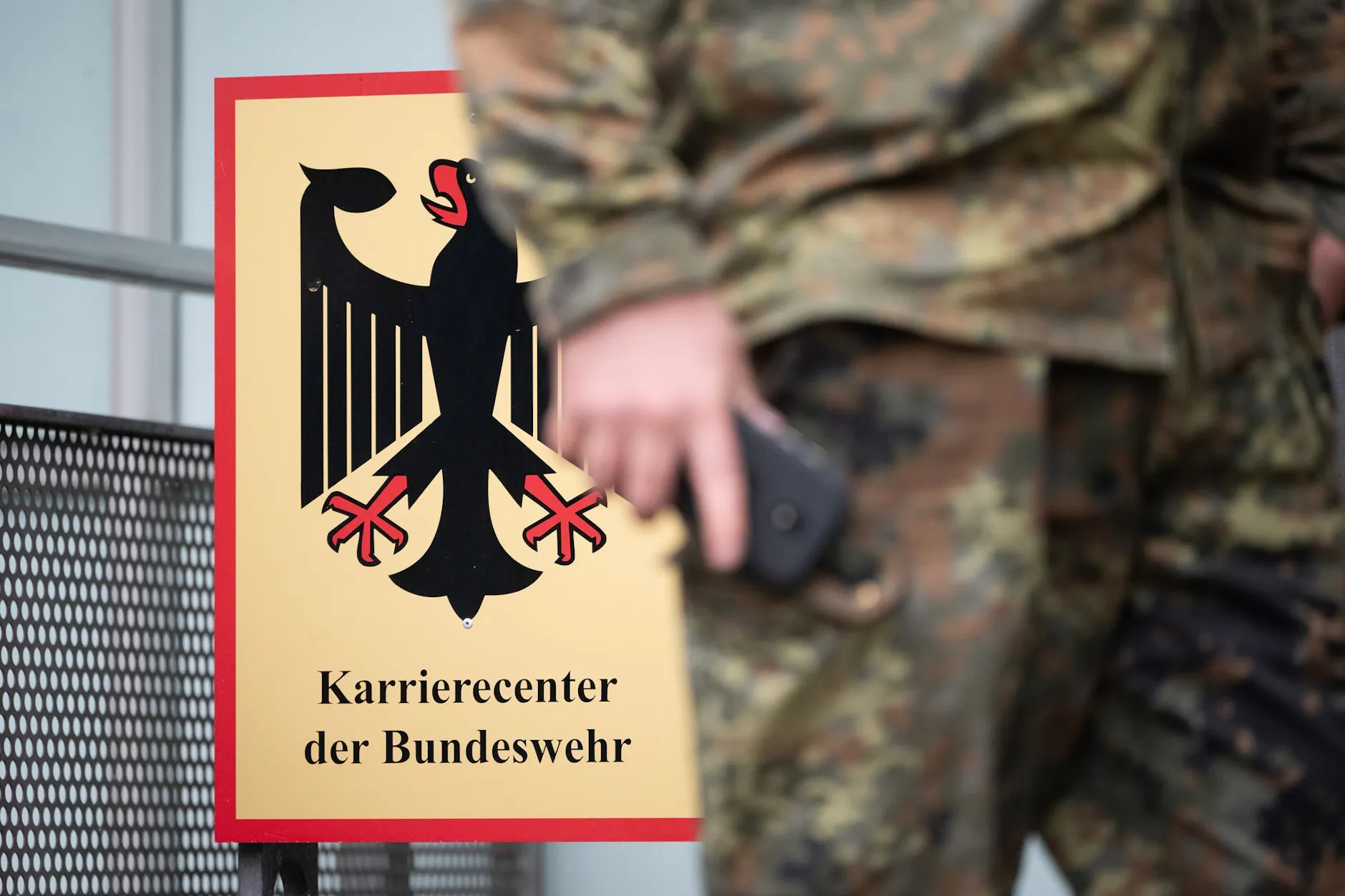 Die Bundeswehr soll wachsen. Aber nicht jeder darf bei der Truppe dabei sein.